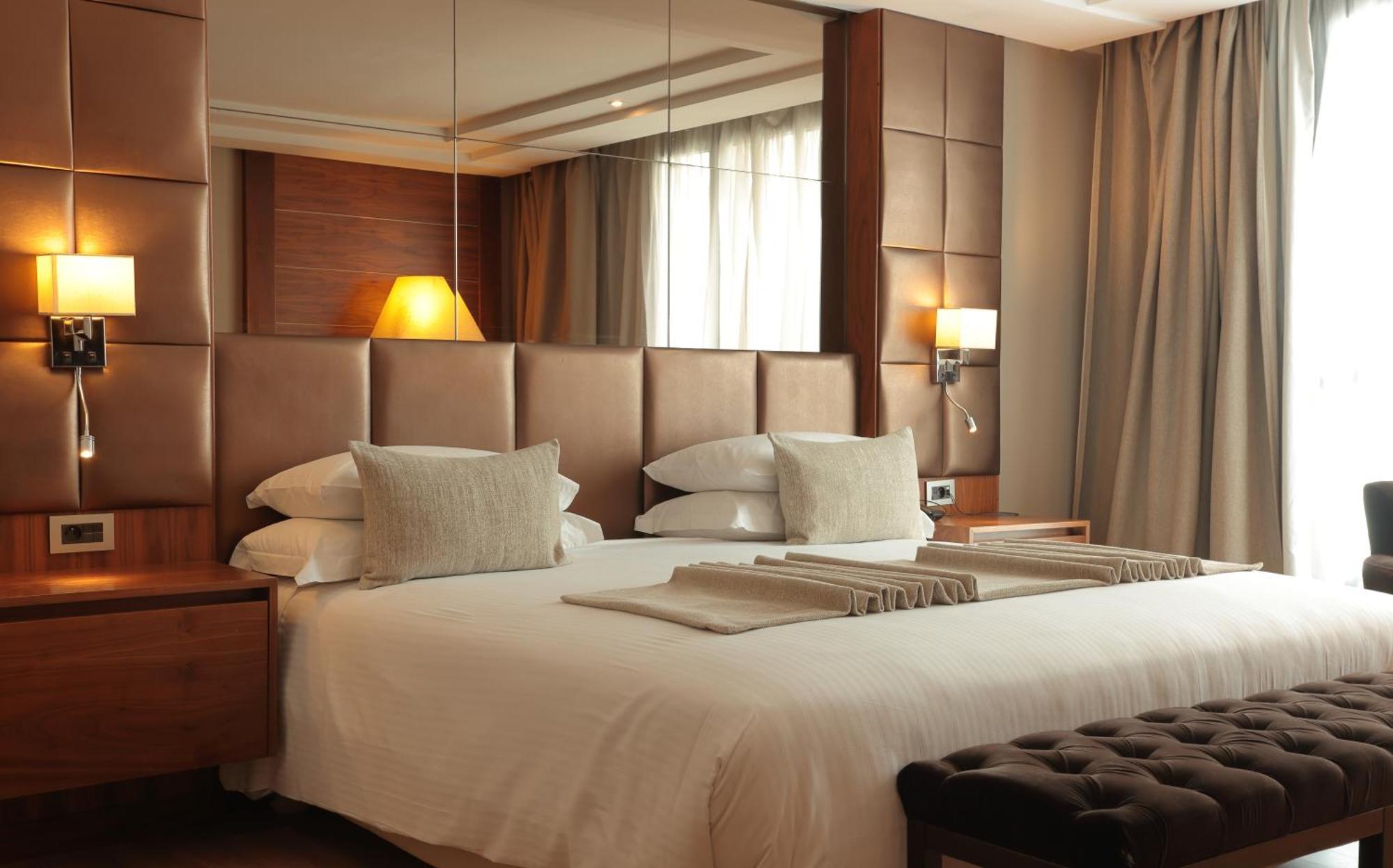 Premium Single Room,1212069640:JPEG