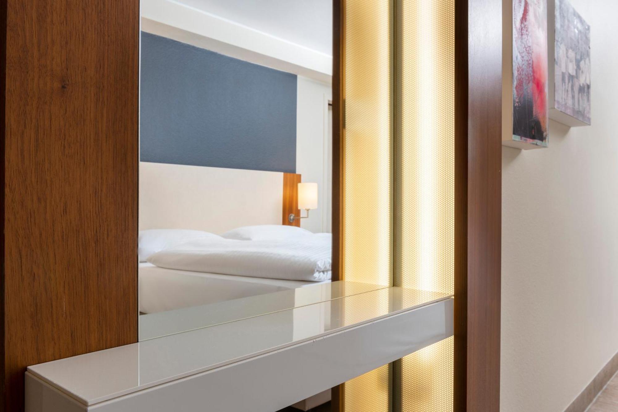 Room Doublebed