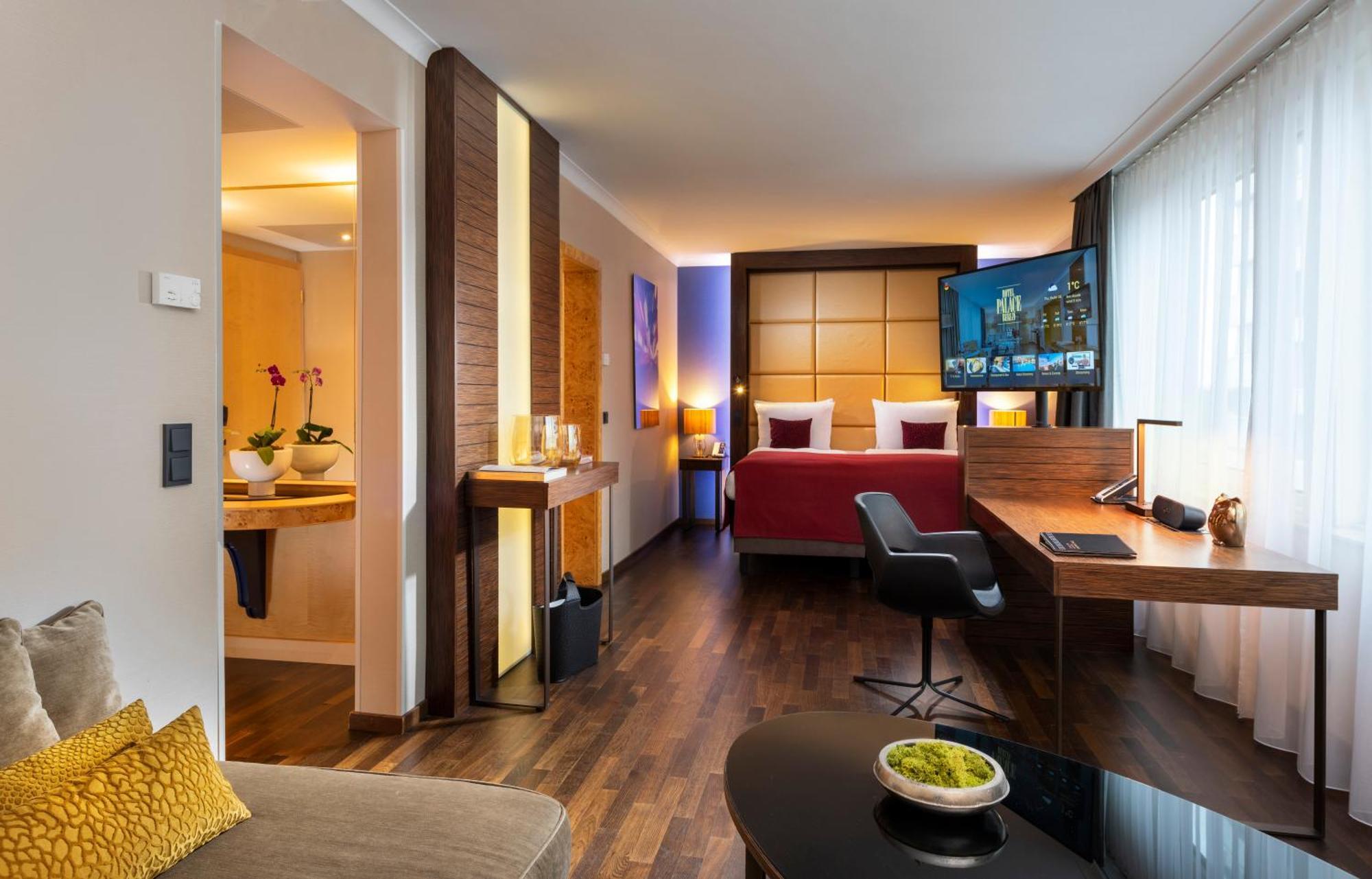 Junior Suite Club Lounge Access