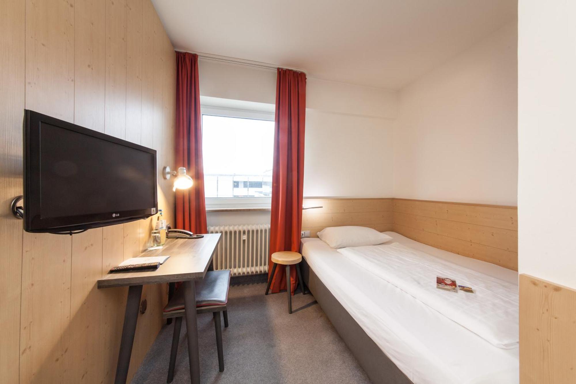 Standard Single Room,1212136588:JPEG