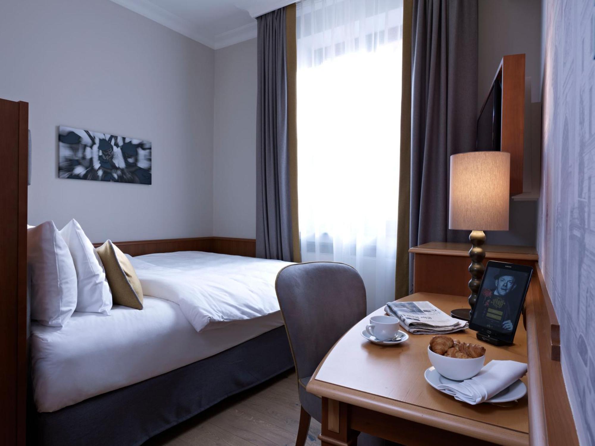 Standard Queen Room,1439748637:JPEG