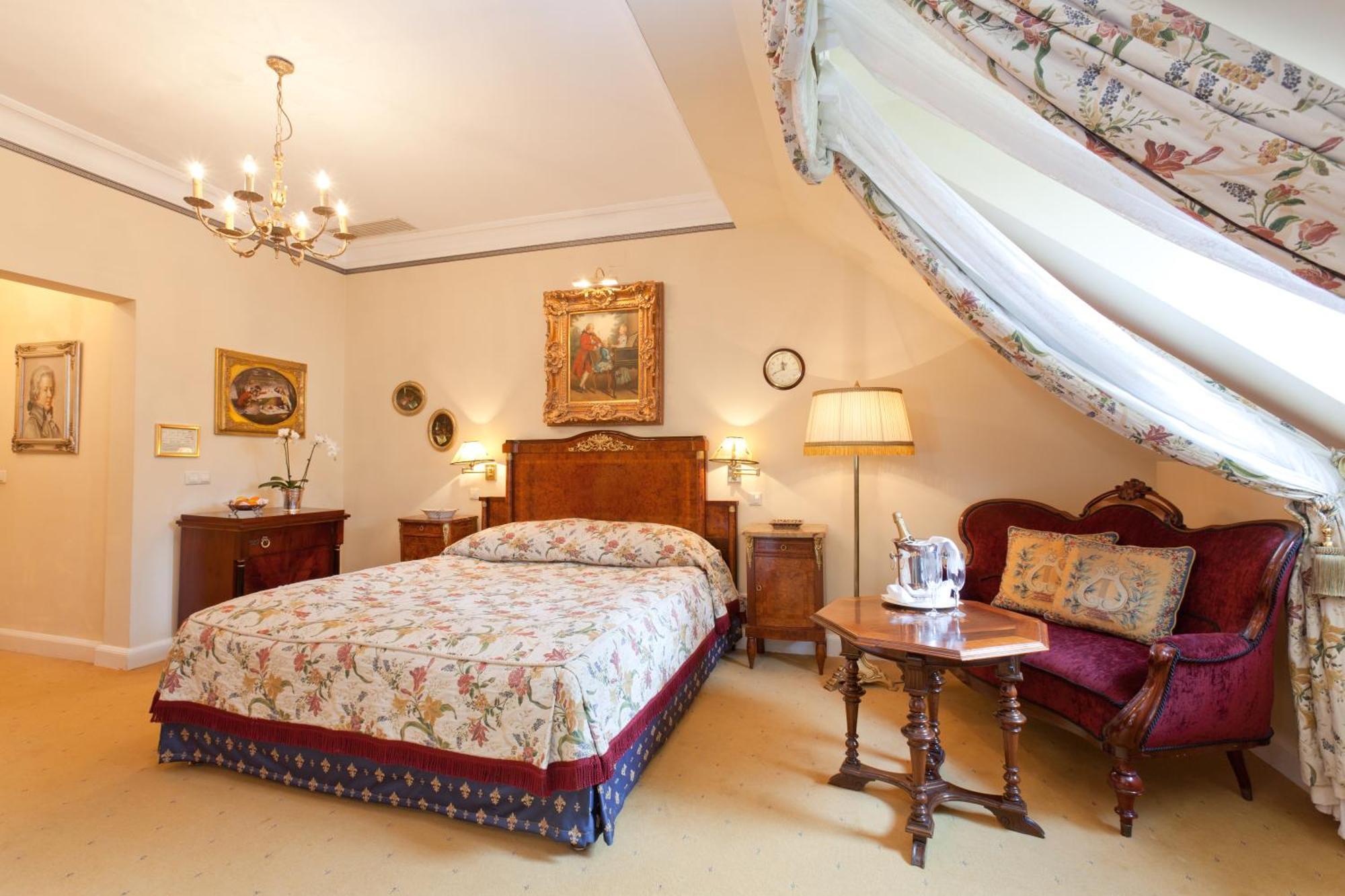 Deluxe Room,1253066260:JPEG