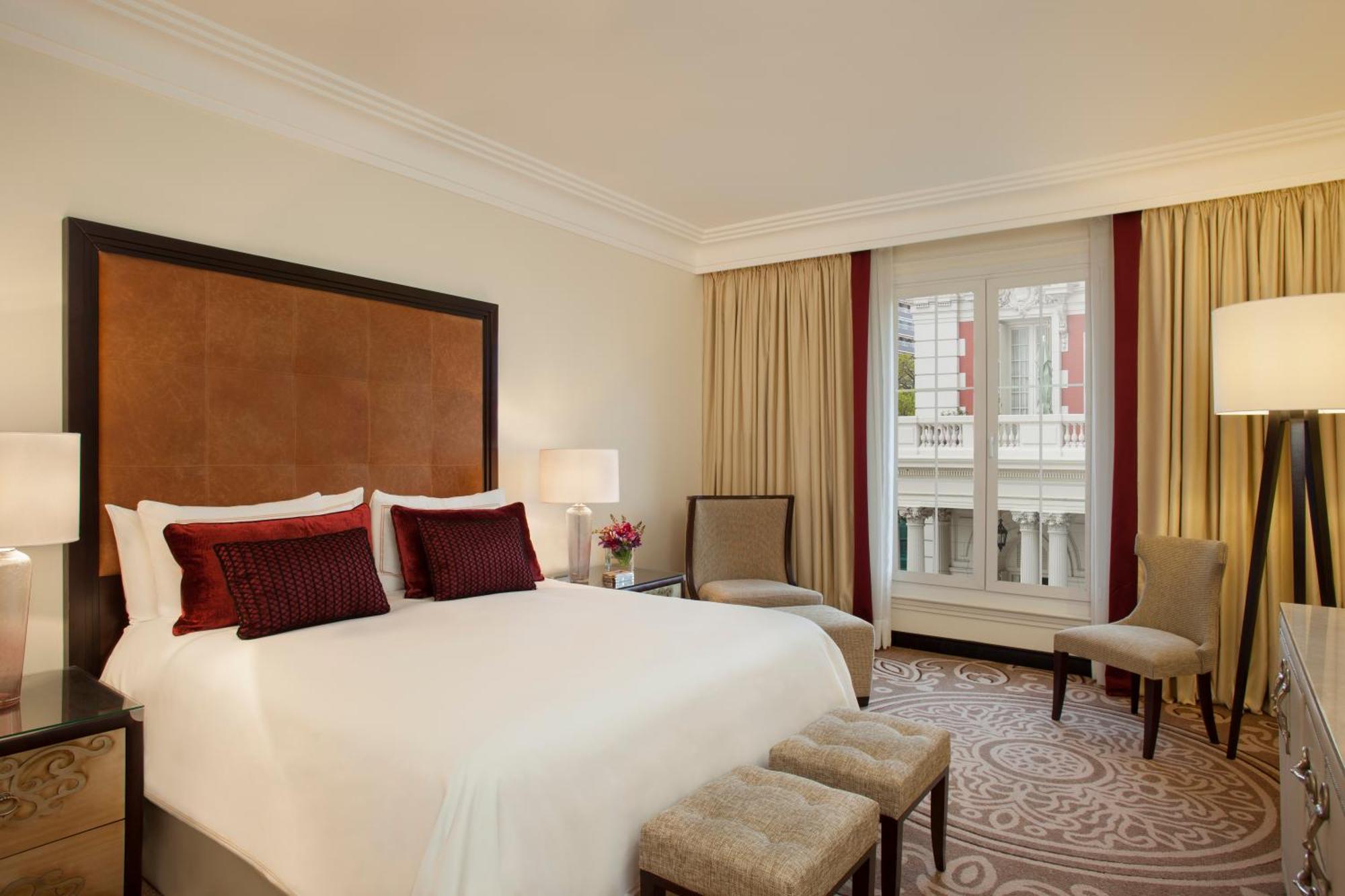E-Lounge King Suite,1212431416:JPEG
