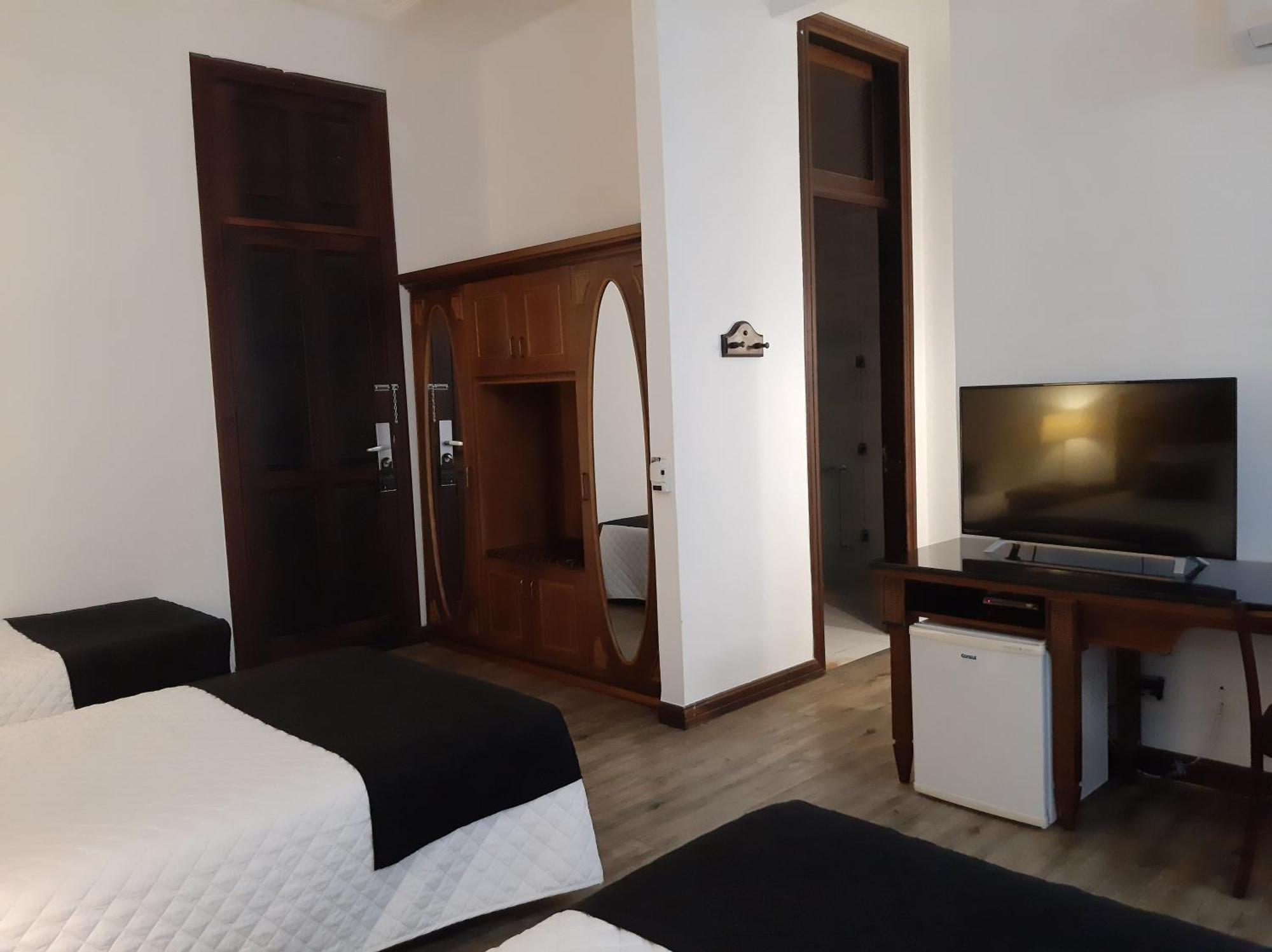 Luxury Triple Room,1212506083:JPEG