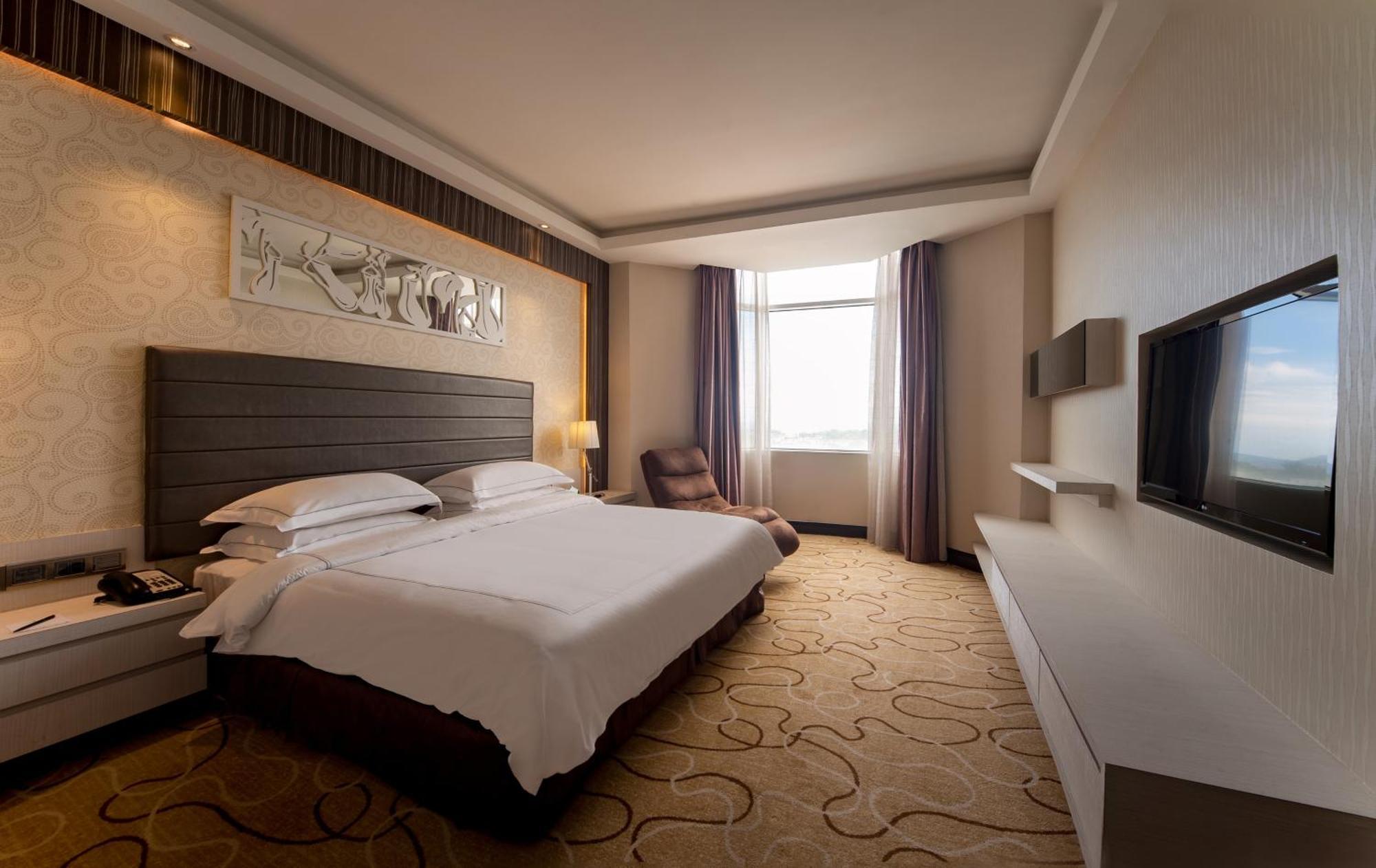 Junior Suite Partial Sea View