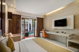 Deluxe Double or Twin Room Pool Access