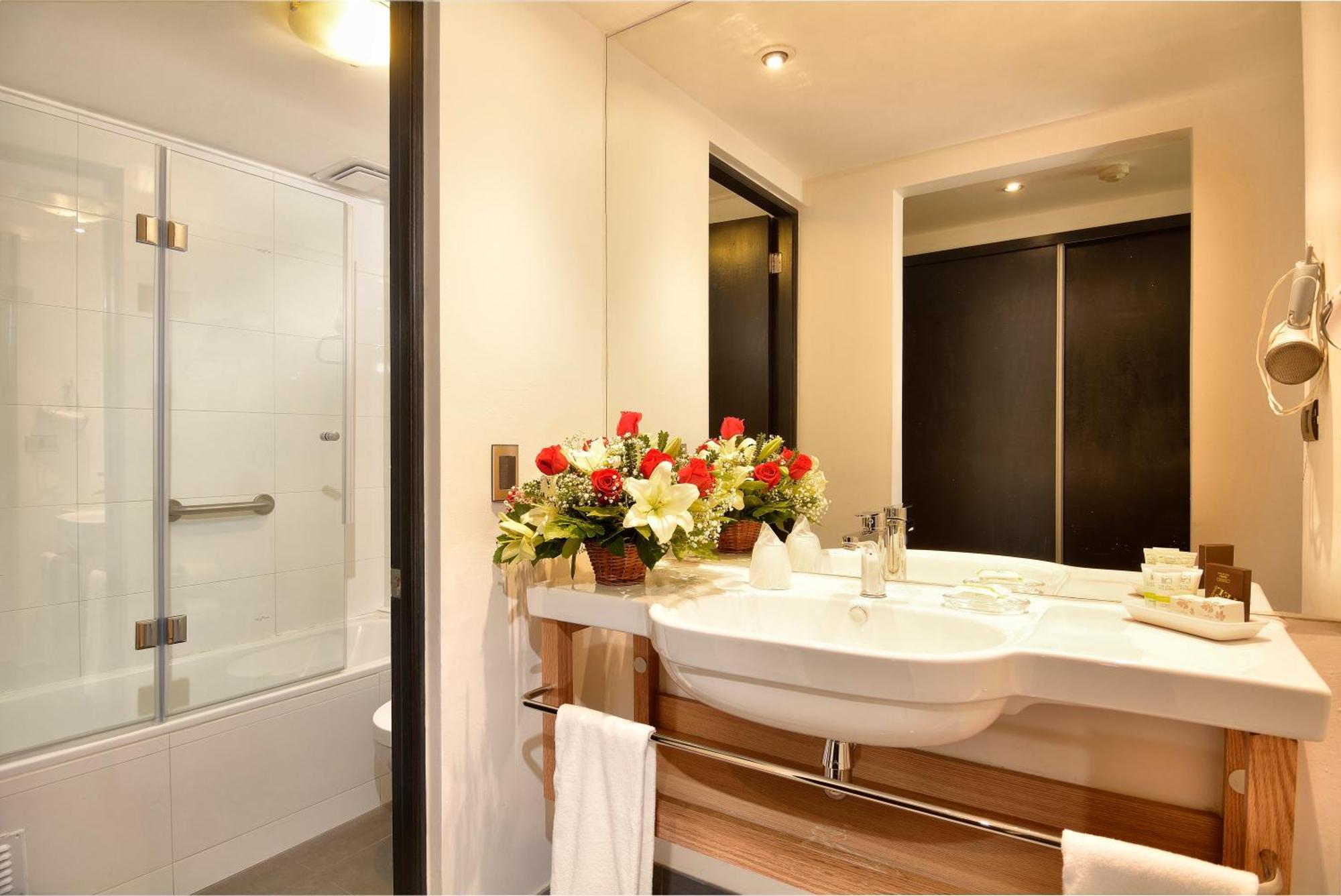 Junior Twin Suite,653157180:JPEG