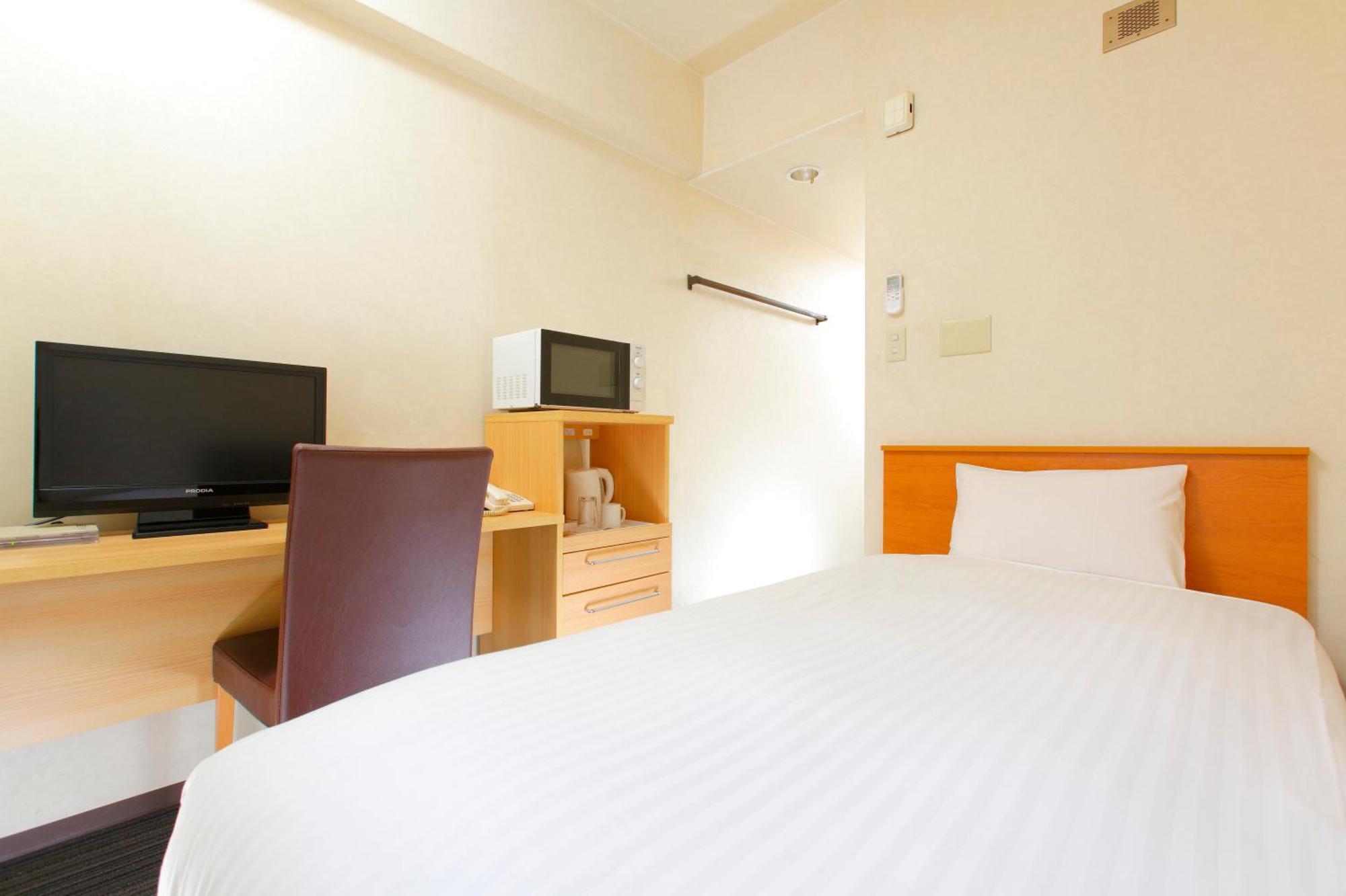 Single Room Weekly Smoking House Keeping is Optional Additional Cost