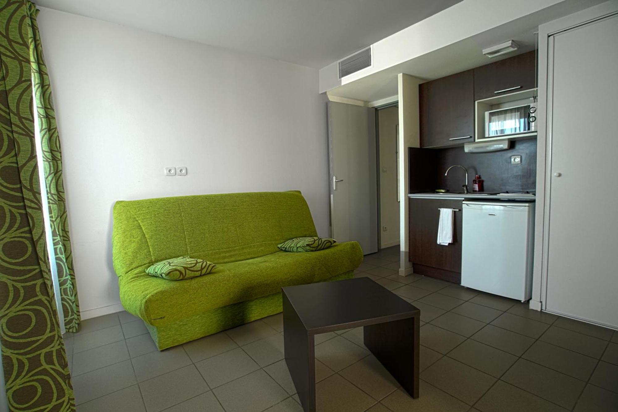 One-Bedroom Apartment (4 Adults),1214108296:JPEG