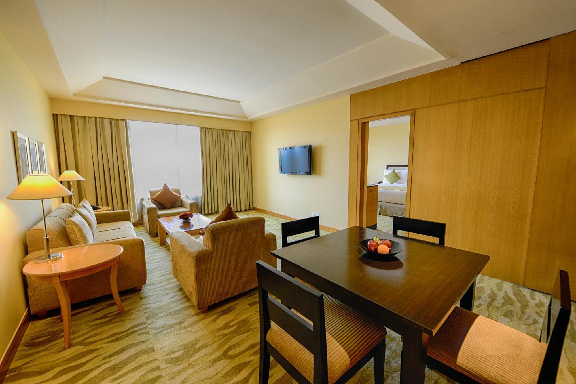 One Bedroom Apartment on session of 30 mins Spa on food & soft beverage services on Laundry service Per per room,1289054776:JPEG