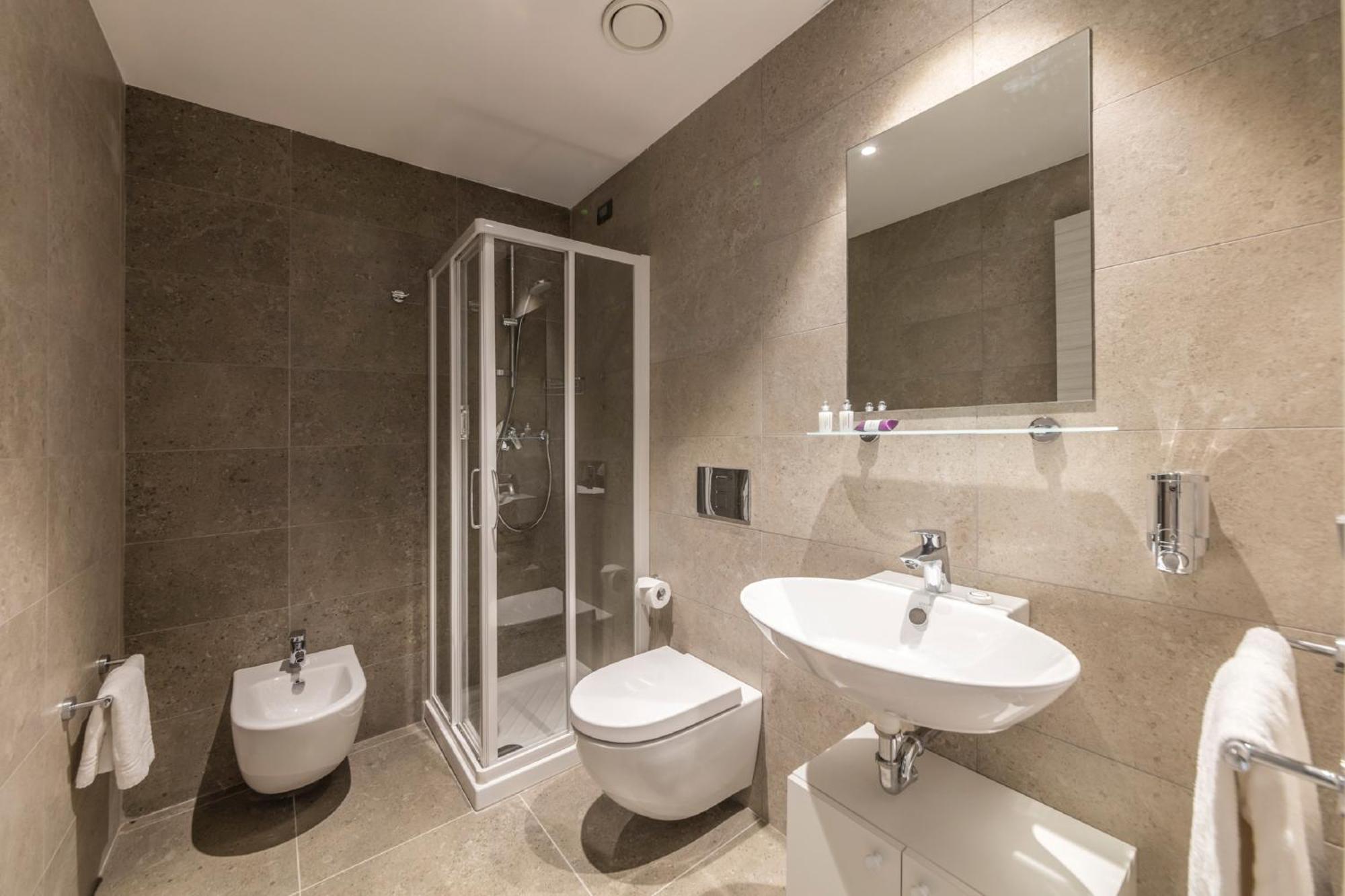 Deluxe Double or Twin Room Balcony,1214159695:JPEG