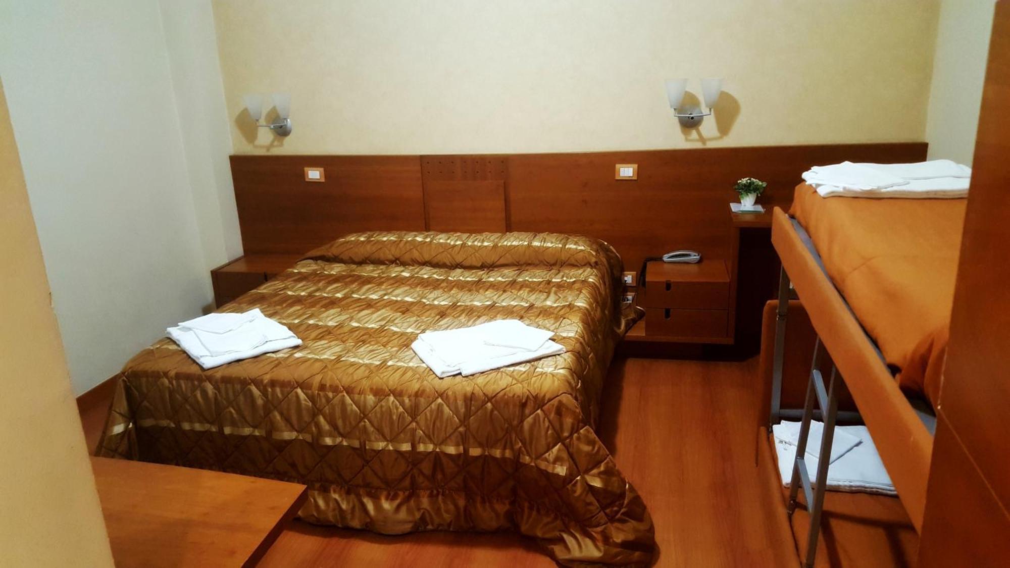 Triple Room,1214300536:JPEG
