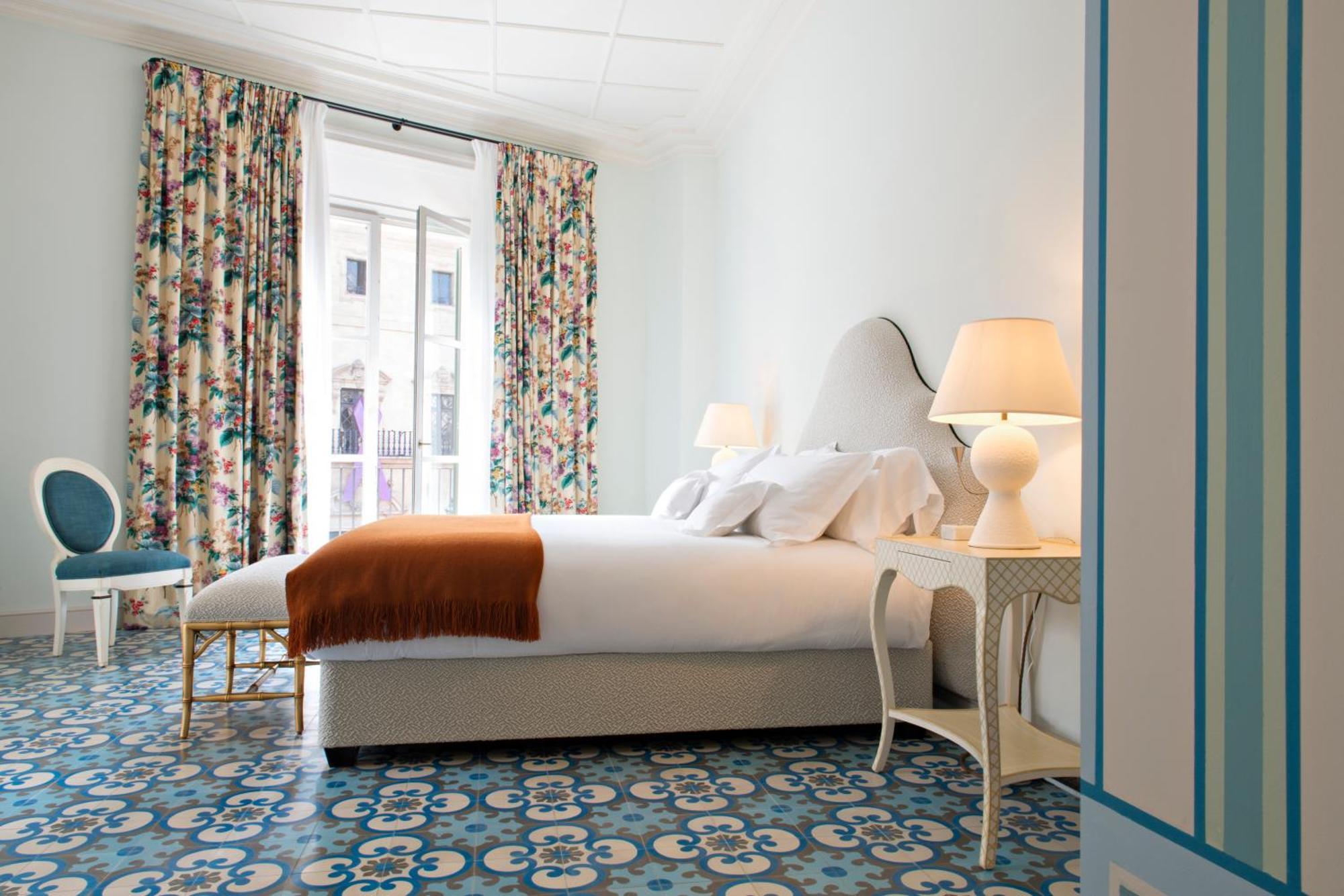 Deluxe Junior Suite,664867869:JPEG