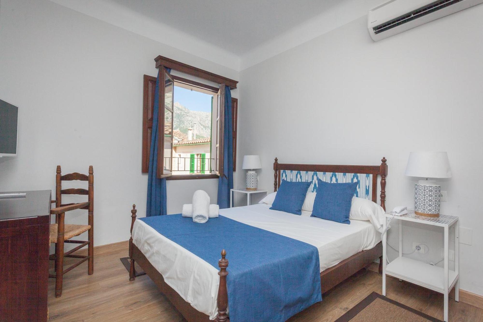Double Room Air-Conditioning