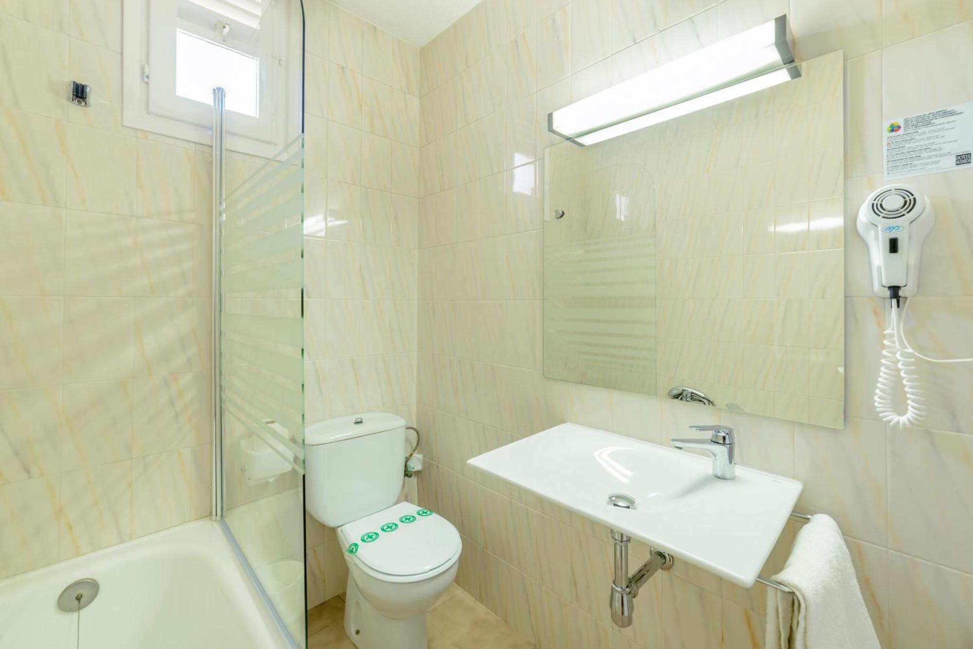 Double Room Balcony,1237147420:JPEG