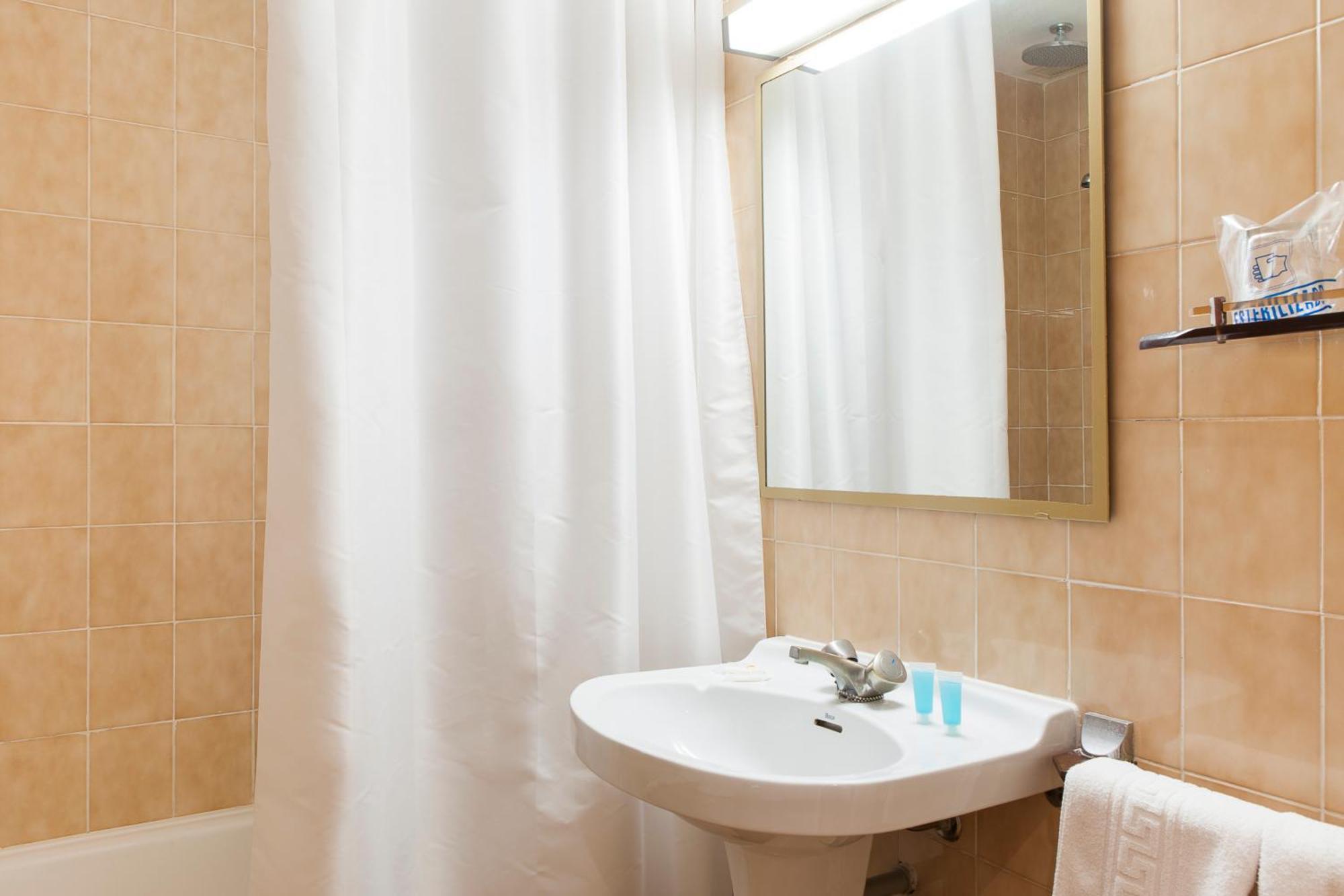 Basic Double or Twin Room