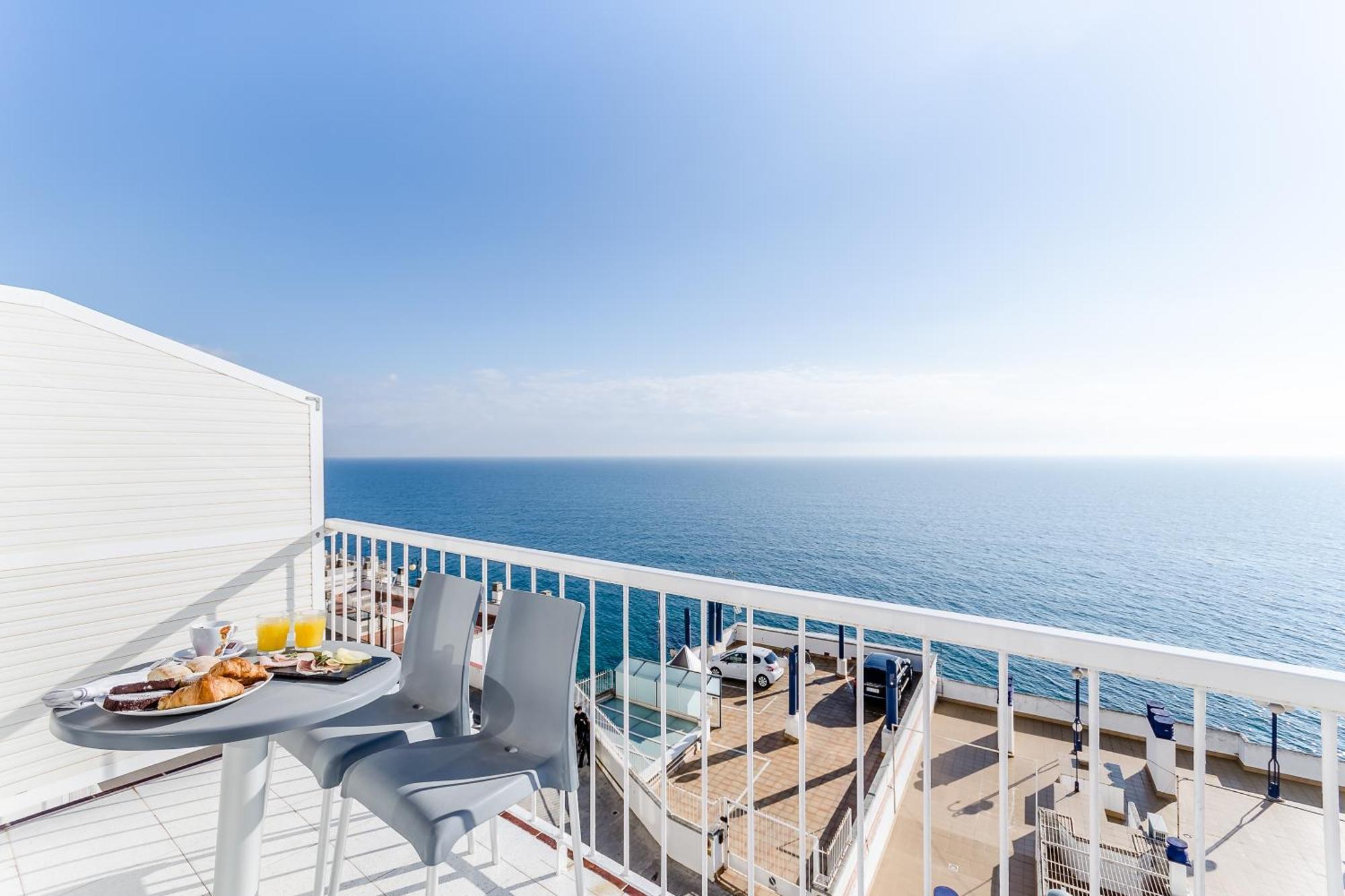 Standard Twin Room Sea View