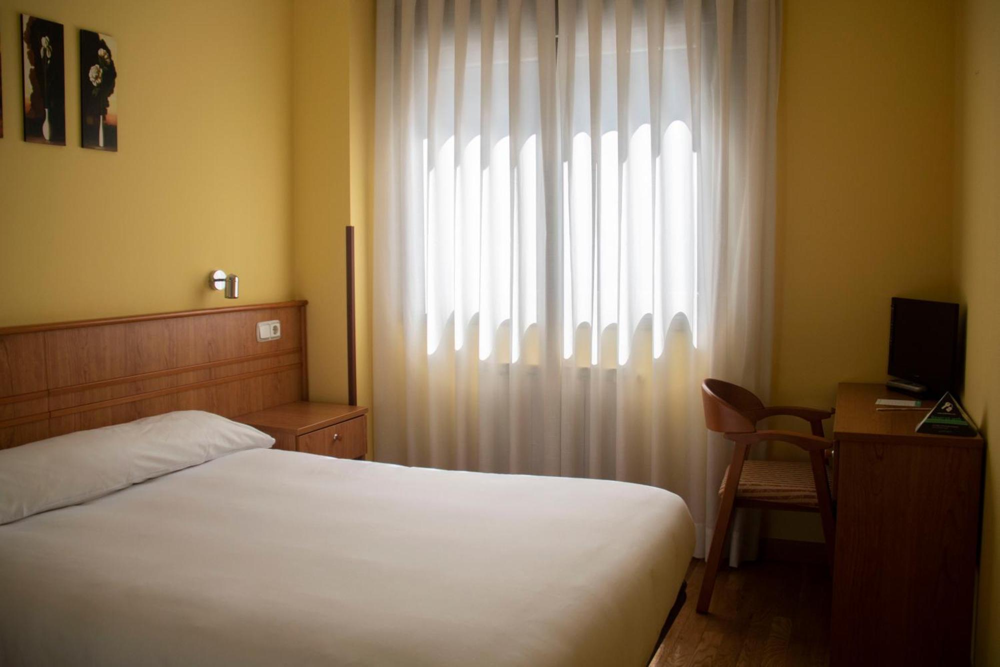 Standard Double Room,1117990437:JPEG