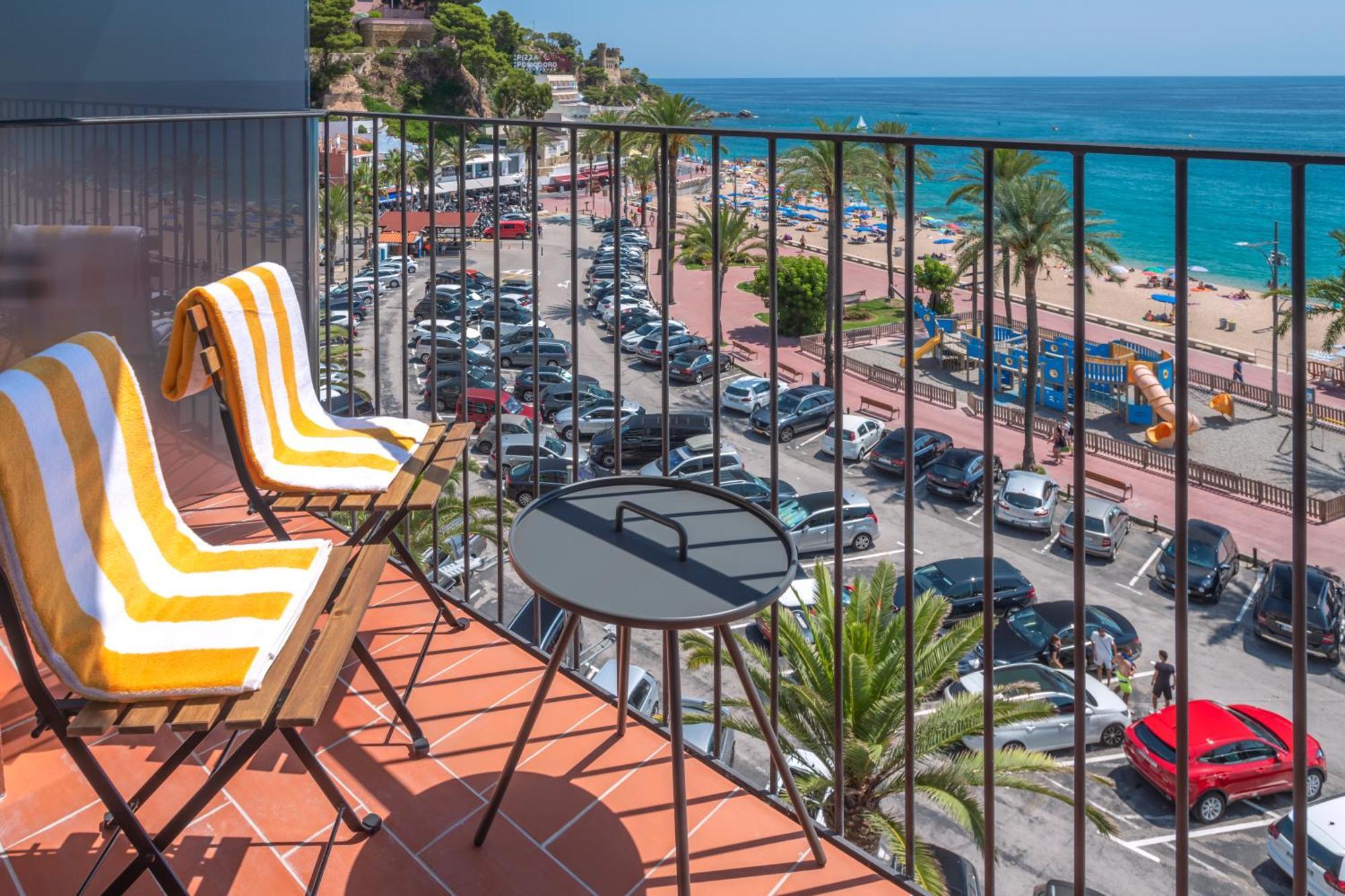 Double or Twin Room Sea View