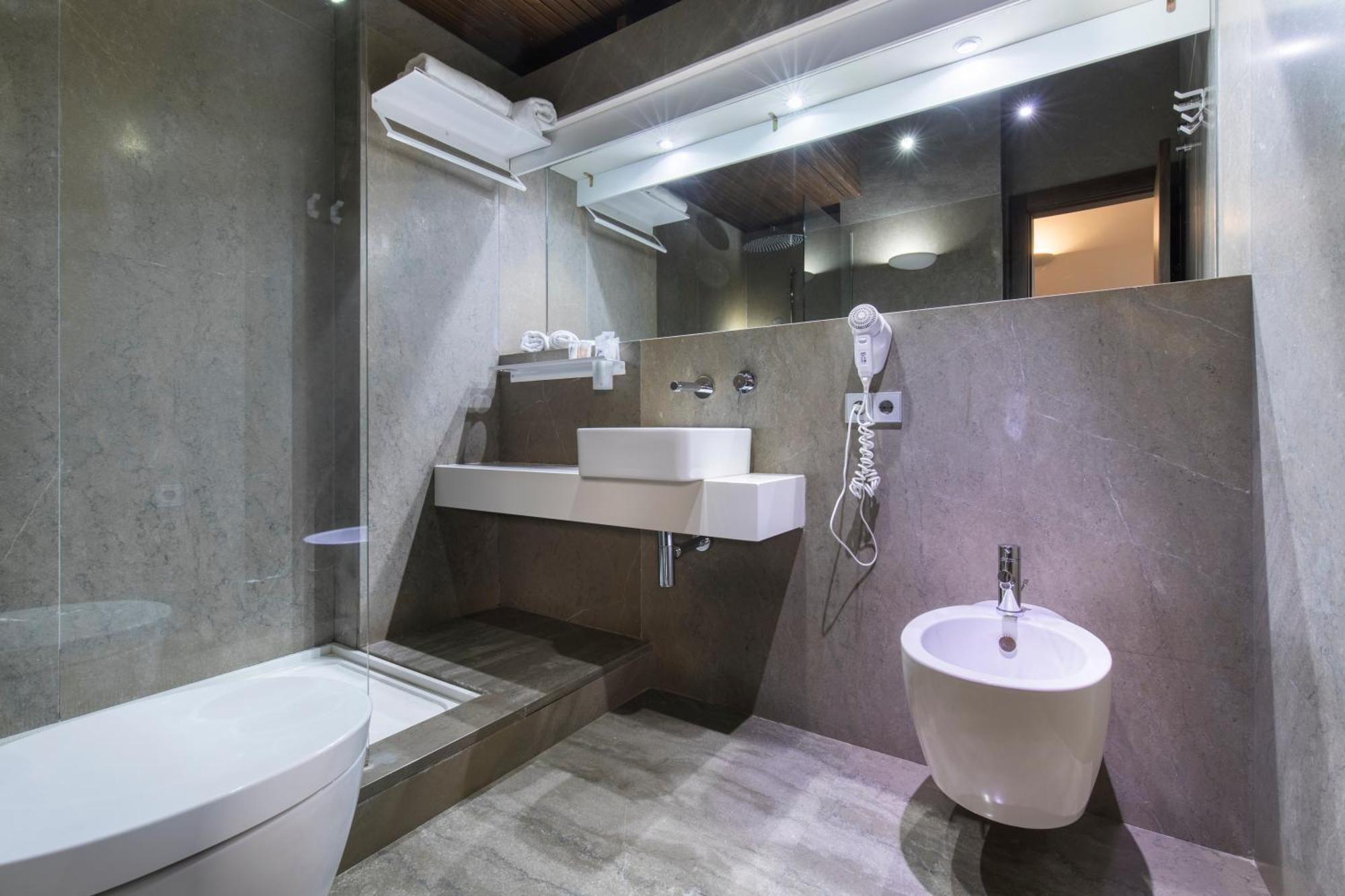 Superior Double or Twin Room Alhambra View