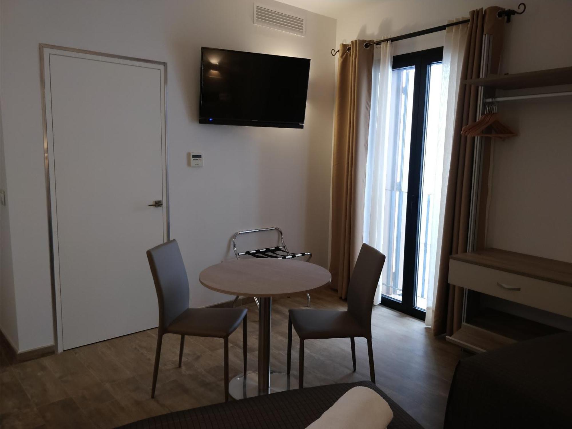 Triple Room,630665931:JPEG