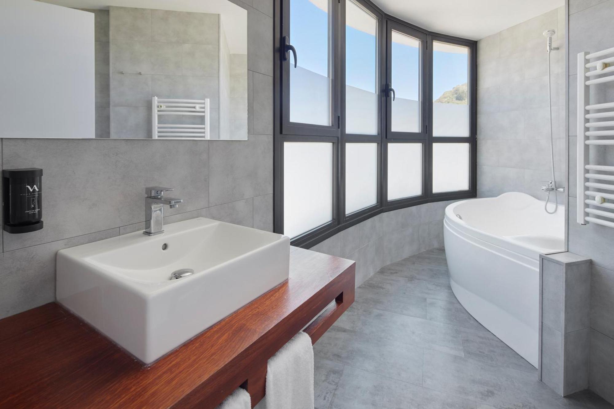 Superior Queen Room Spa Access