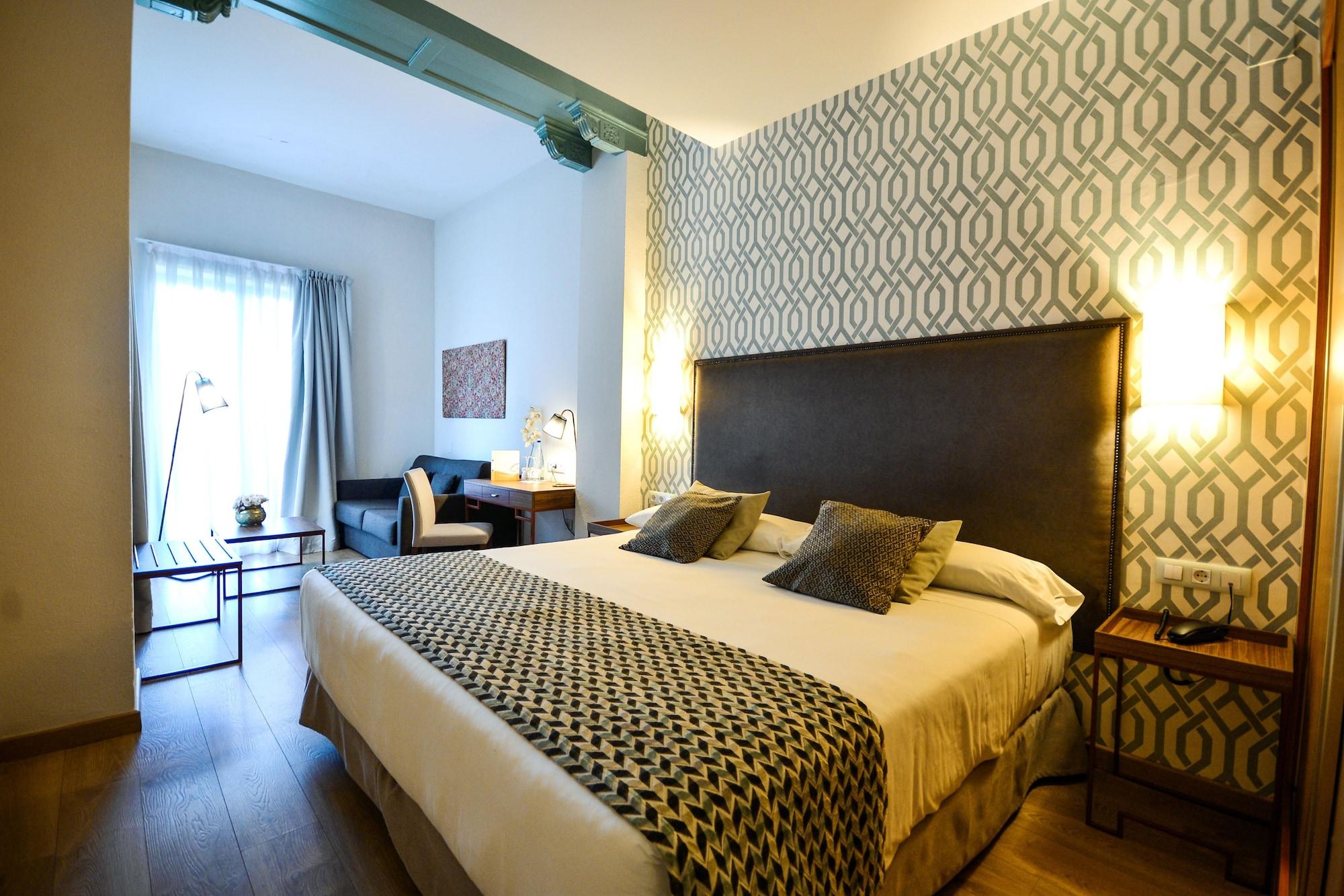 Junior Suite,1280915341:JPEG