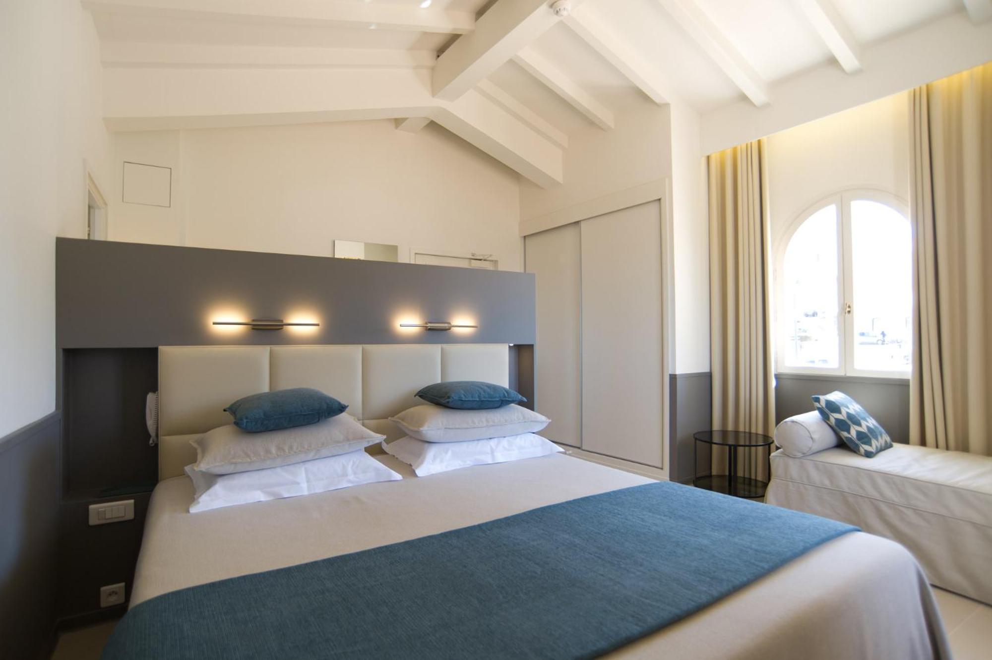 Junior Suite,643112790:JPEG