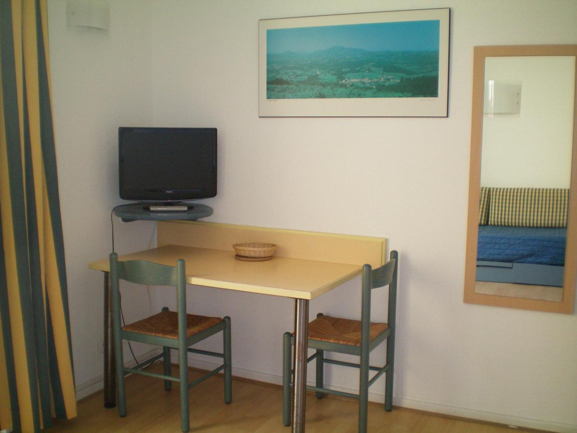 Studio,1279168828:JPEG