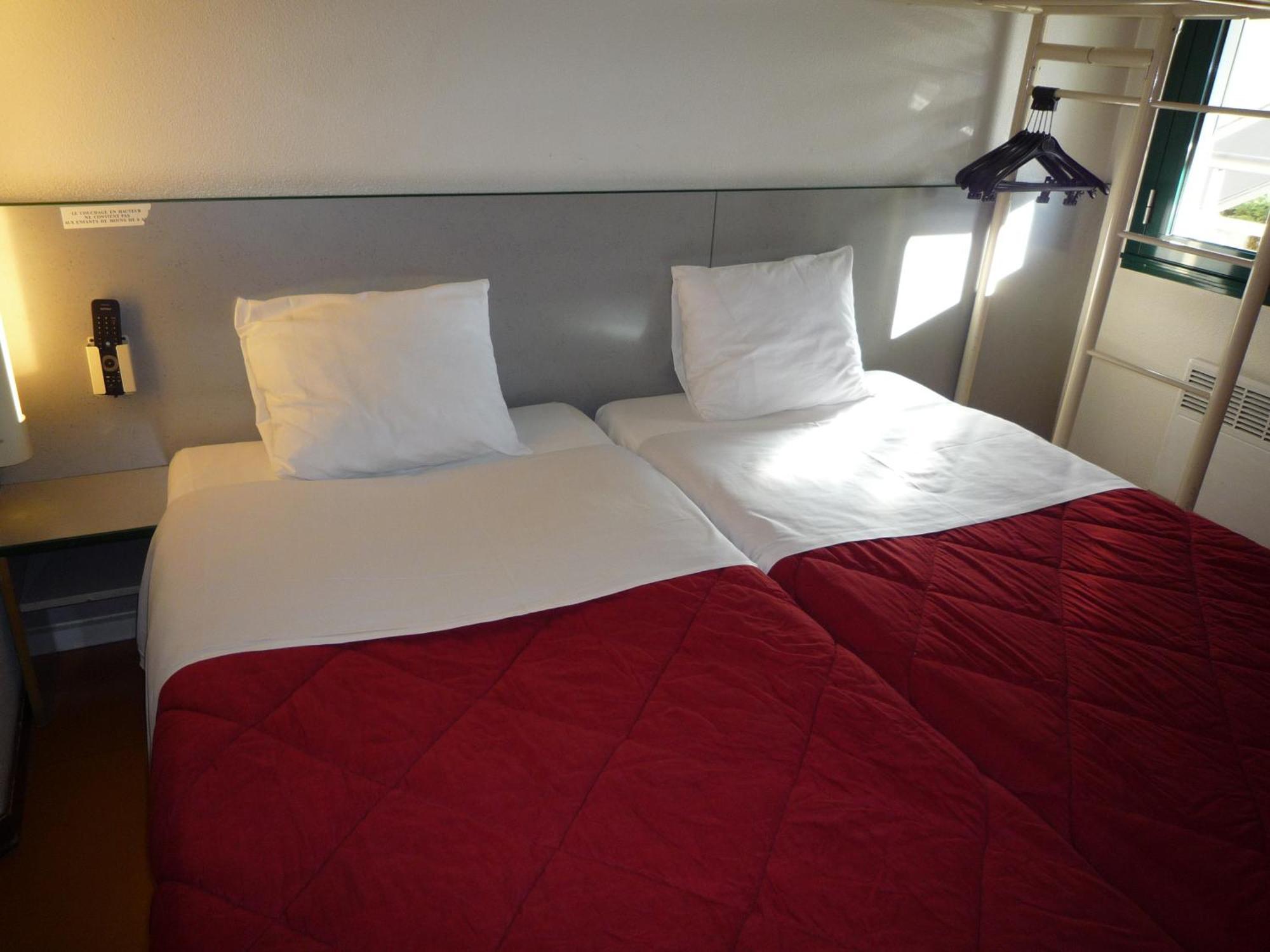 Triple Room 3 Singles Beds