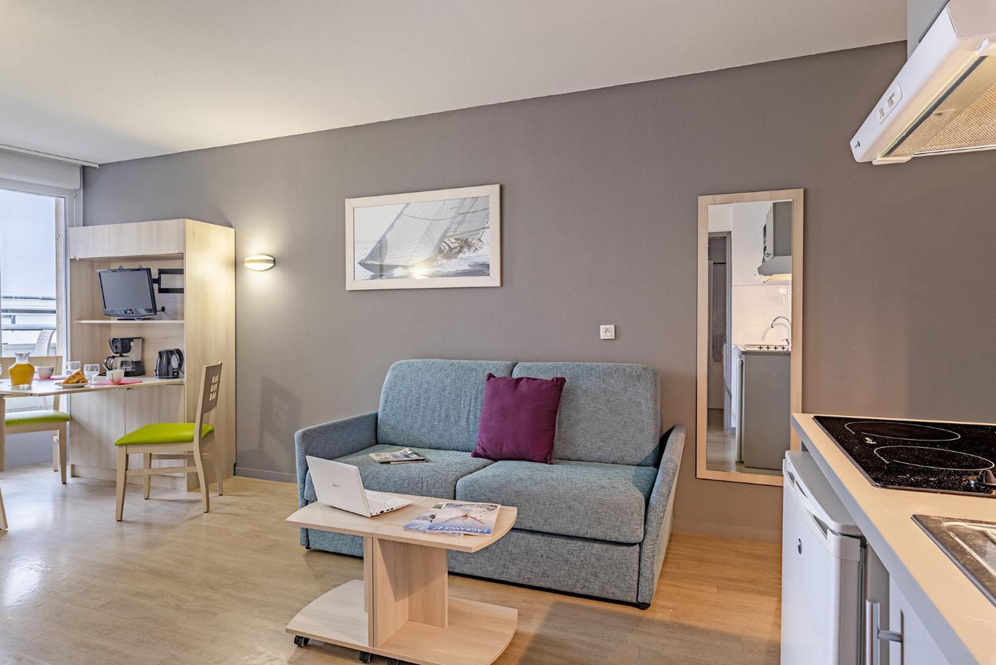 One-Bedroom Apartment &