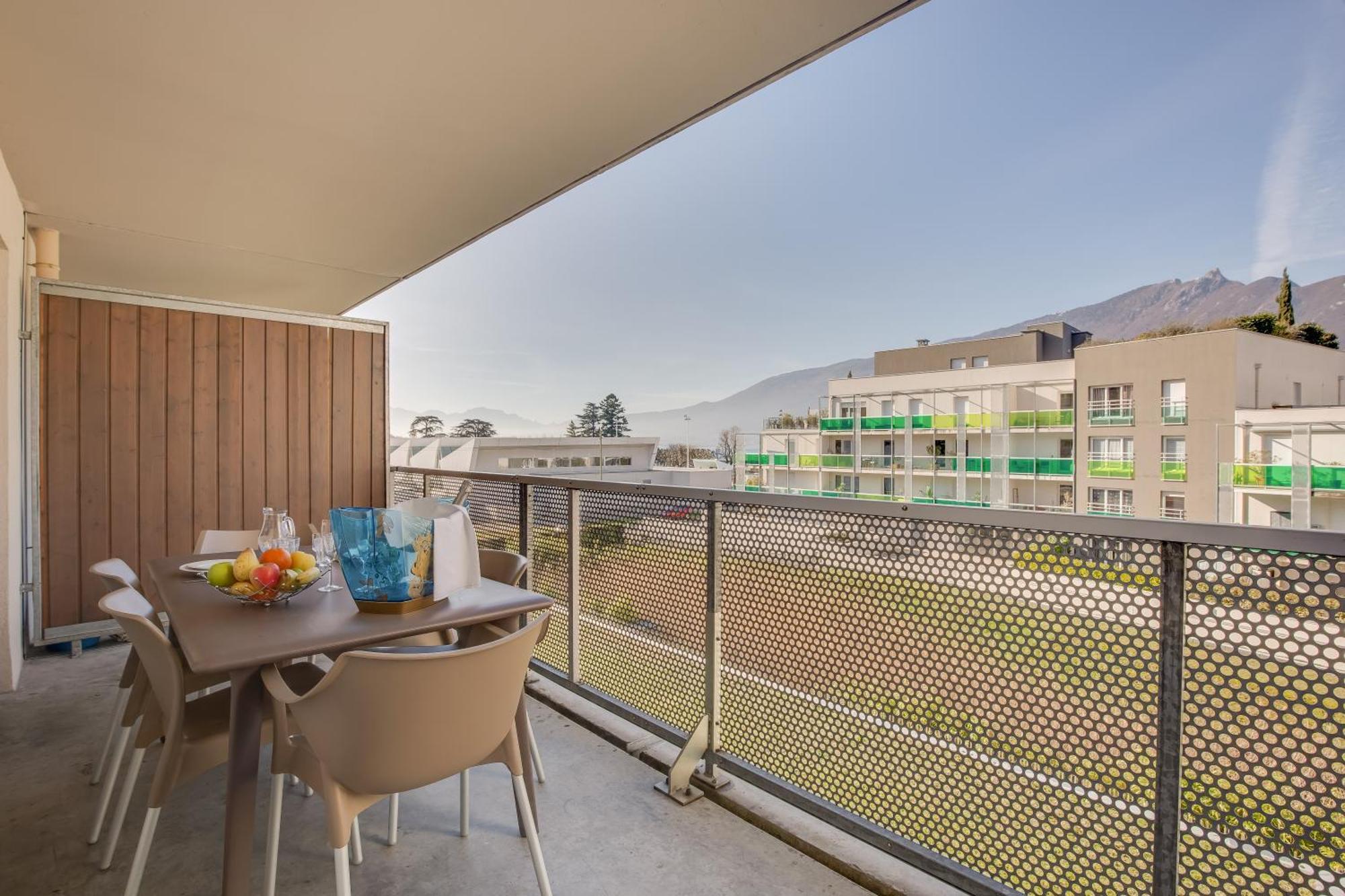 Two-Bedroom Apartment with Balcony (6 Adults),1215187474:JPEG