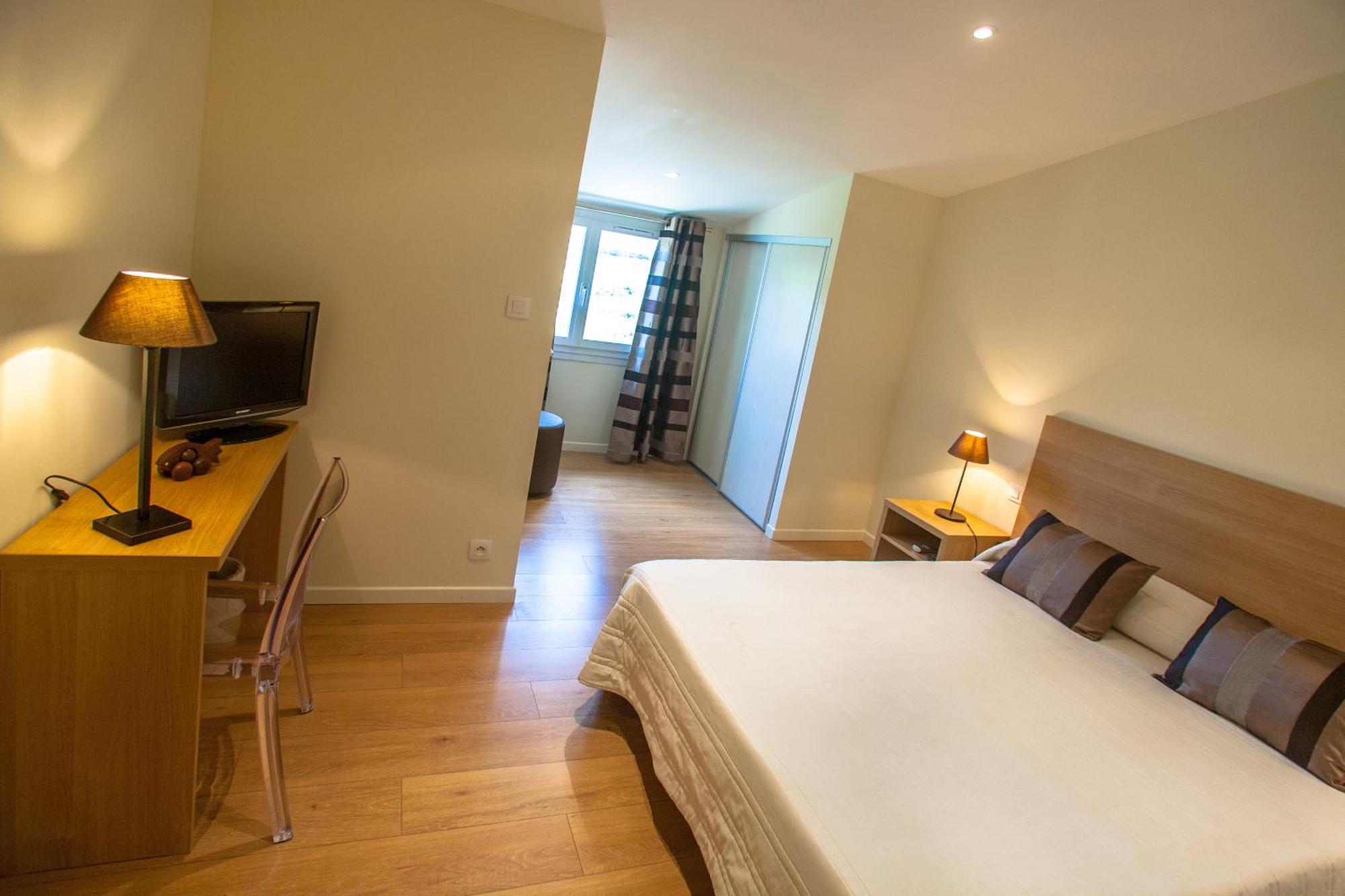 Standard Double Room,347551654:JPEG