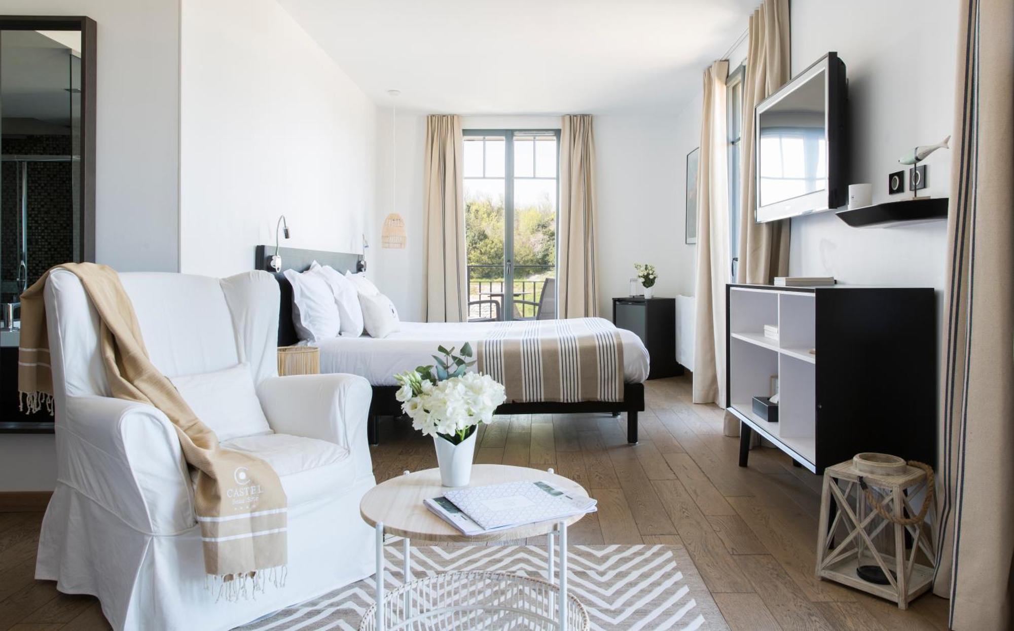 Suite with Sea View,1445219353:JPEG