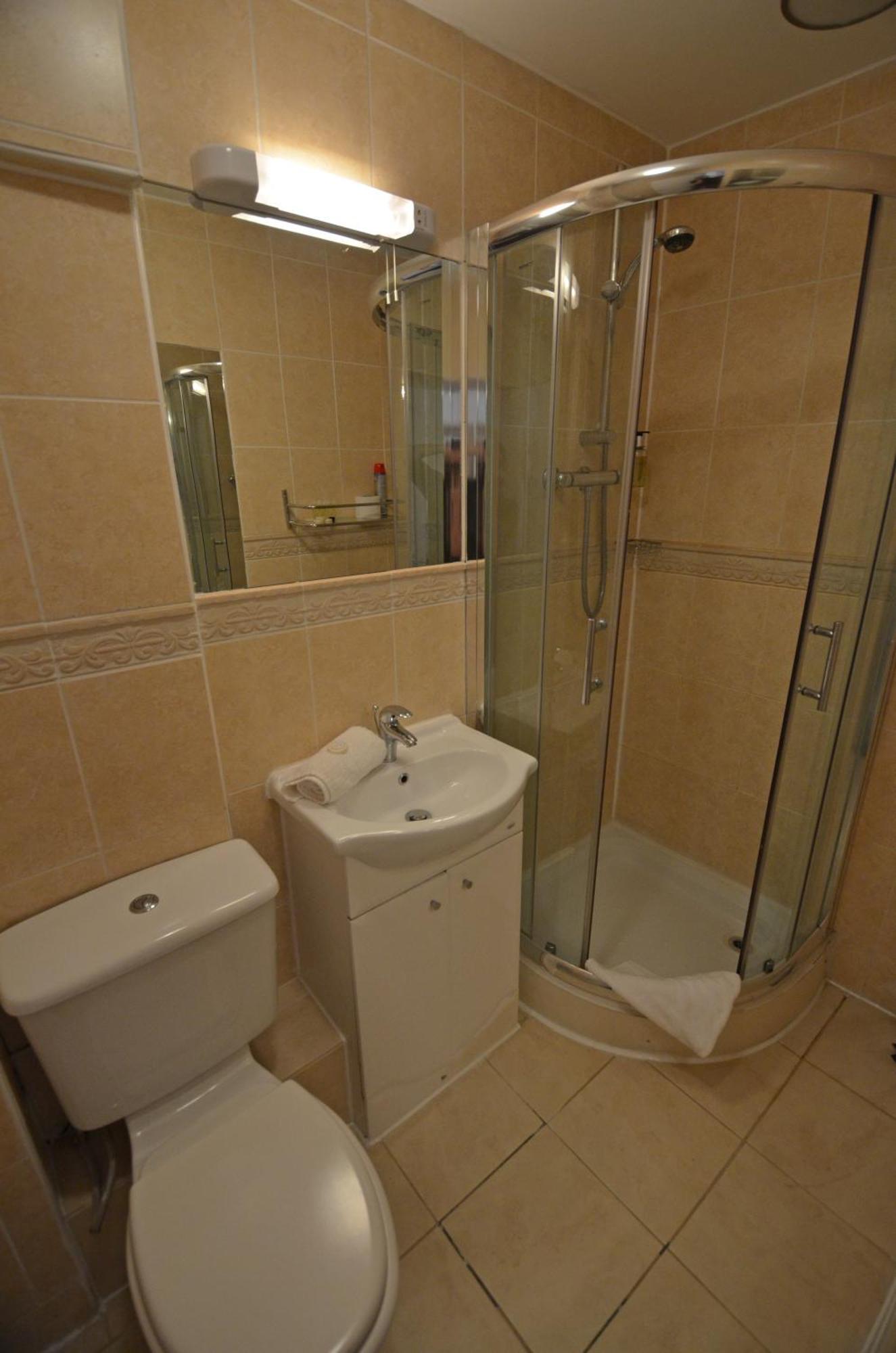 Quadruple Room Private Bathroom,1215318232:JPEG