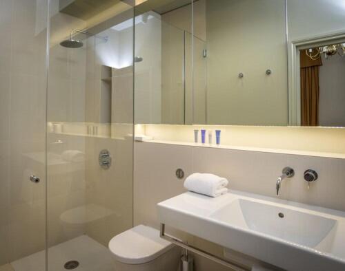 Small Double Room,1371542915:JPEG