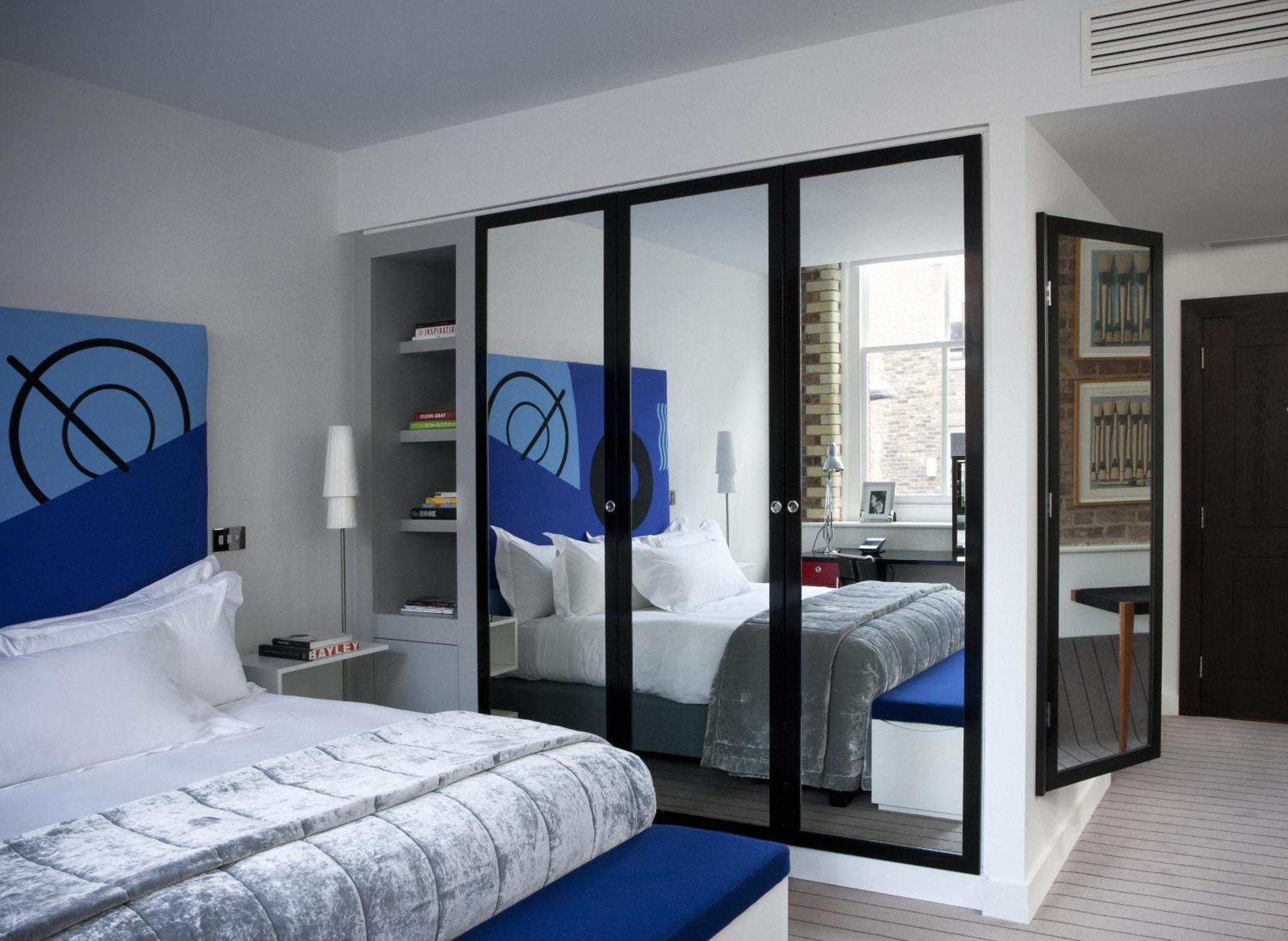 Corner Room