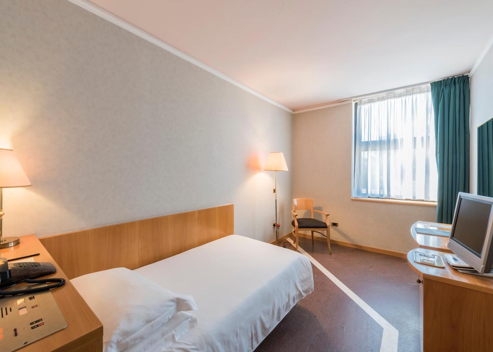 Classic Single Room