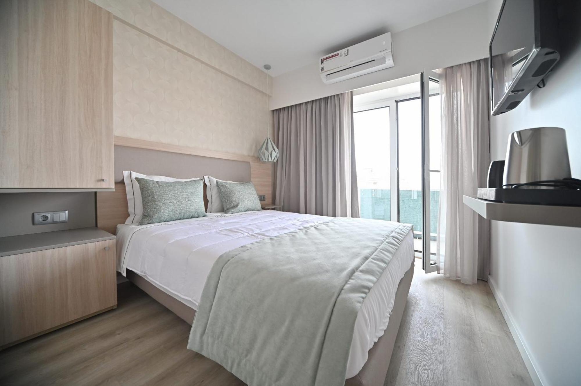 Standard Double Room,985603786:JPEG