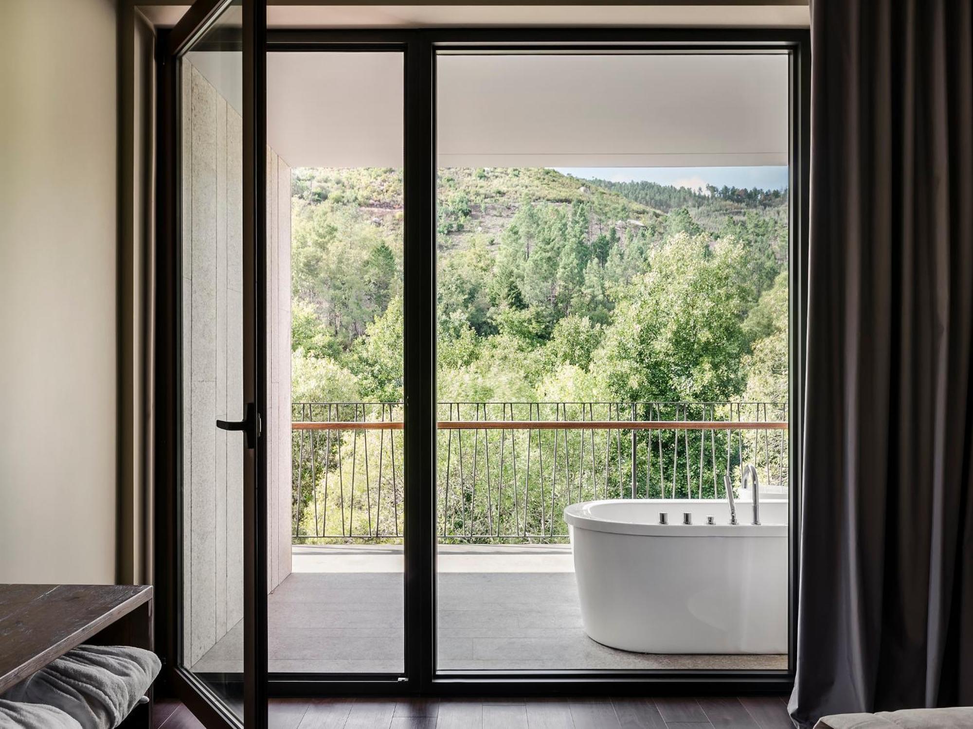 One-Bedroom King Suite Spa Bath