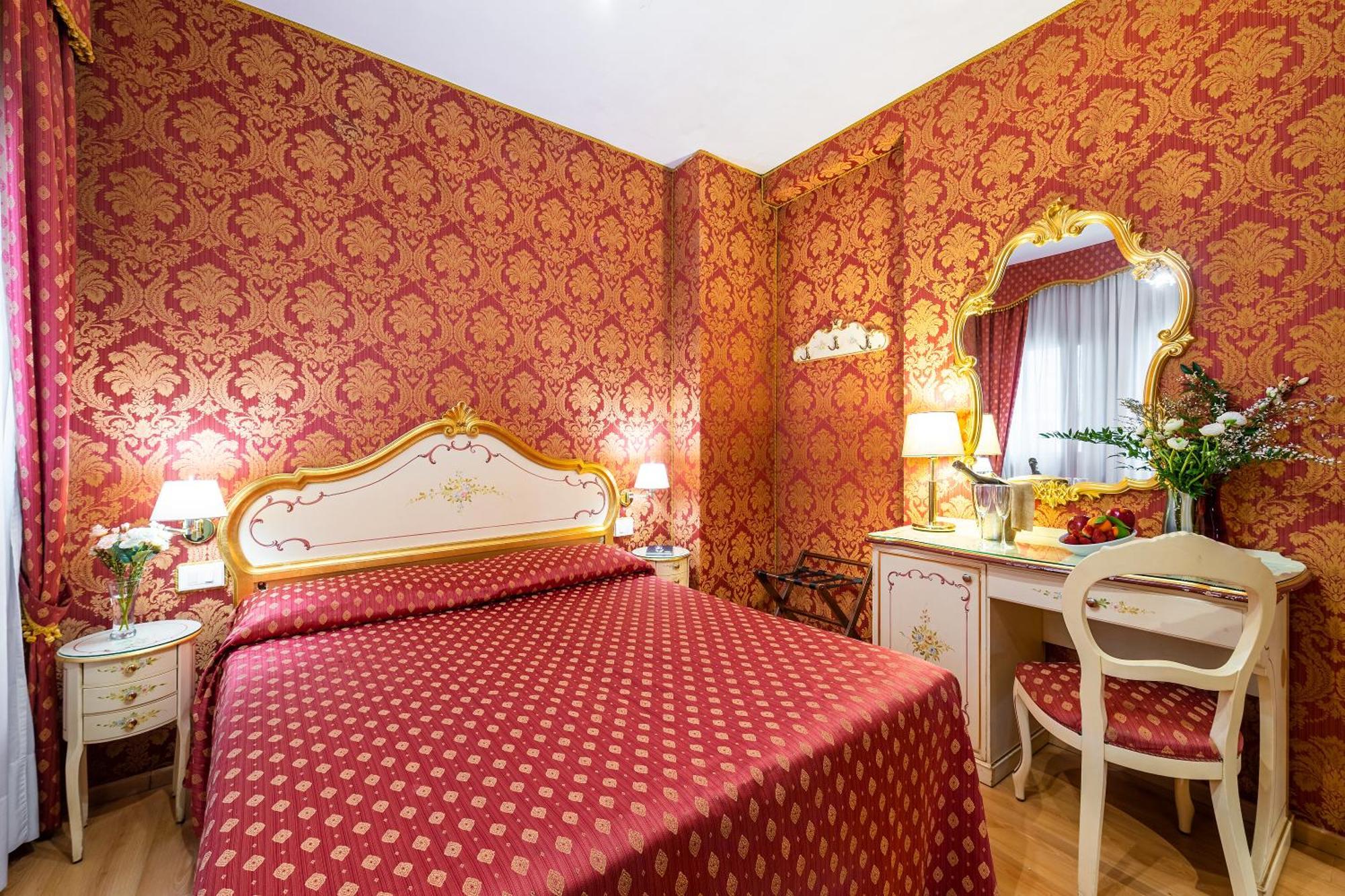 Classic Double Room