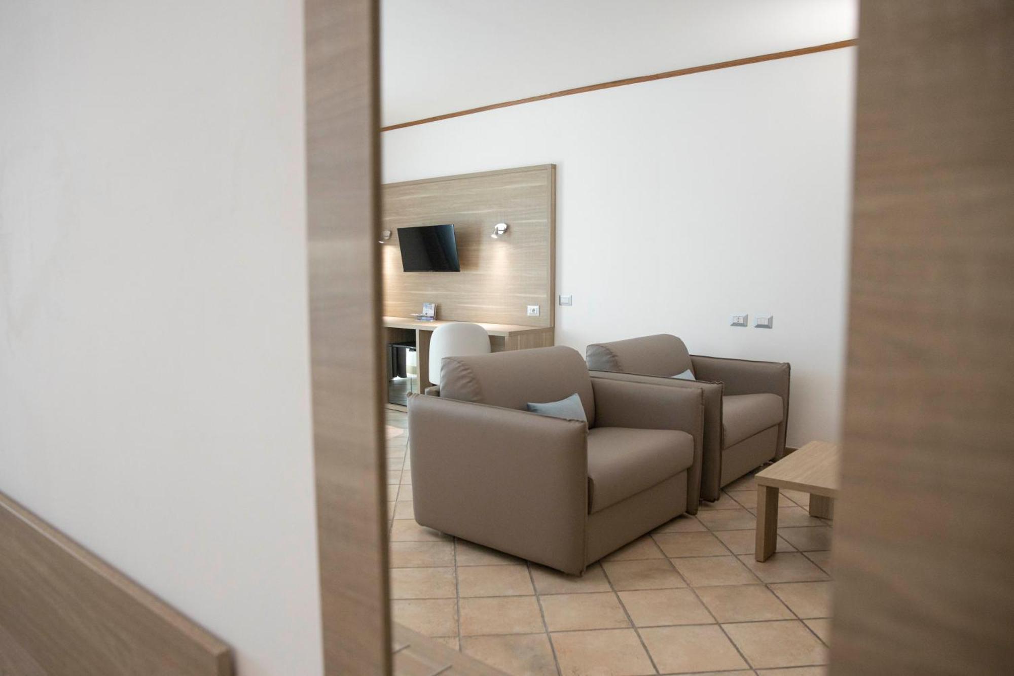 Deluxe Single Room