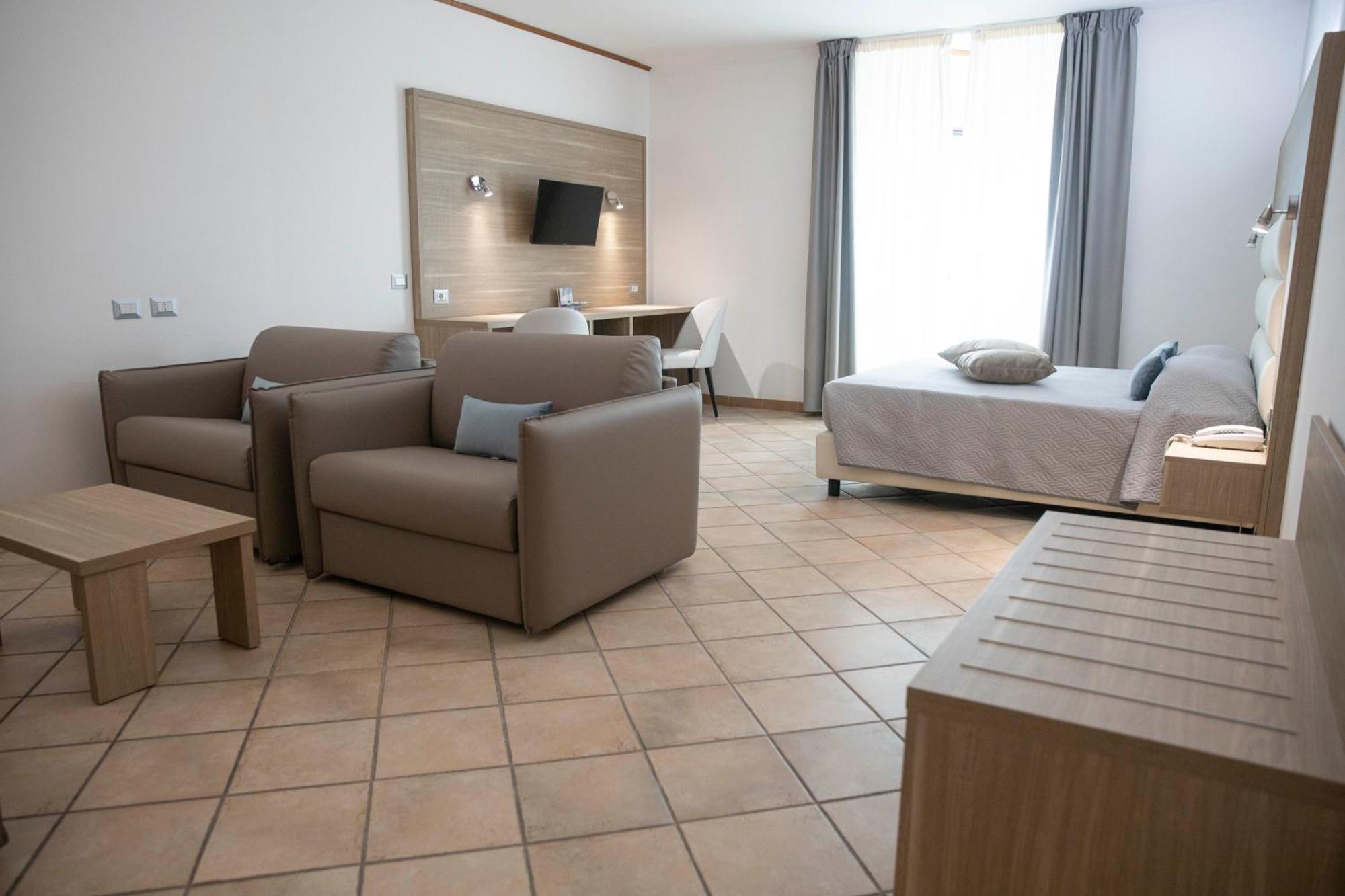 Deluxe Single Room