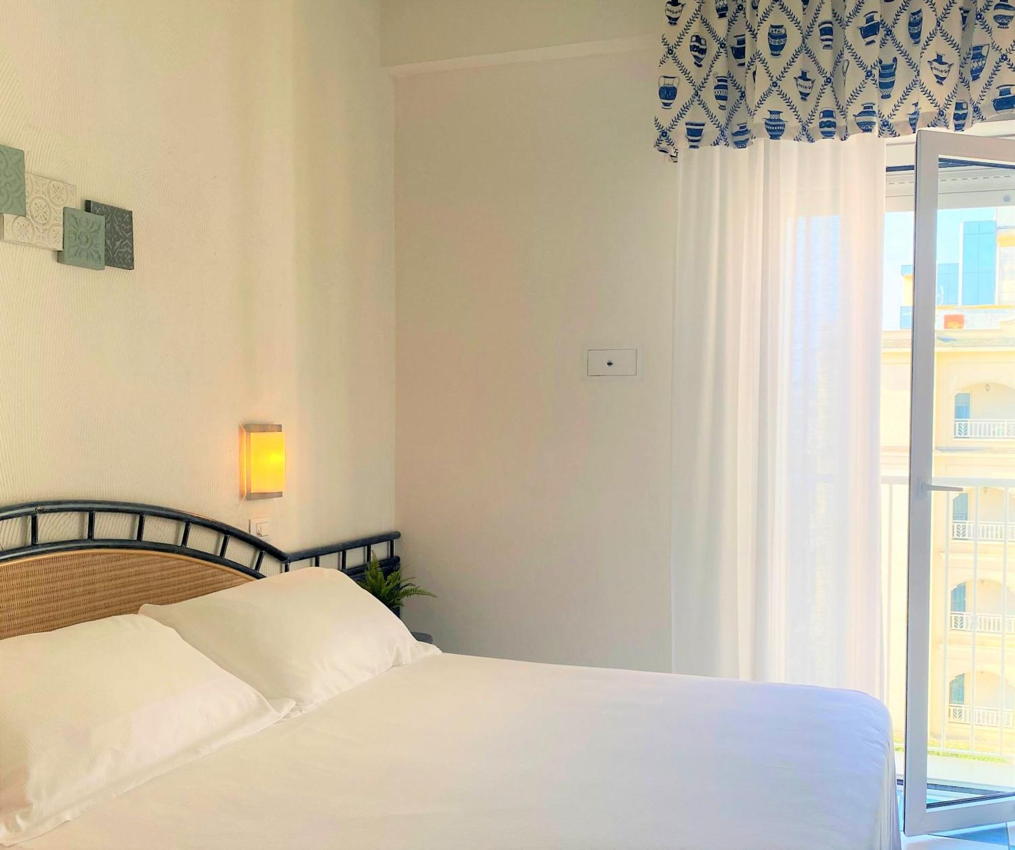 Standard Double or Twin Room,1216028278:JPEG
