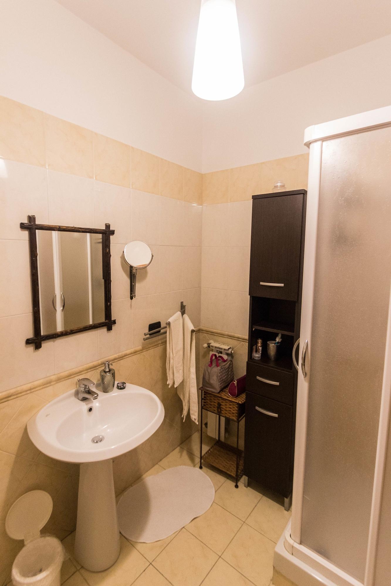 Double Room Private External Bathroom