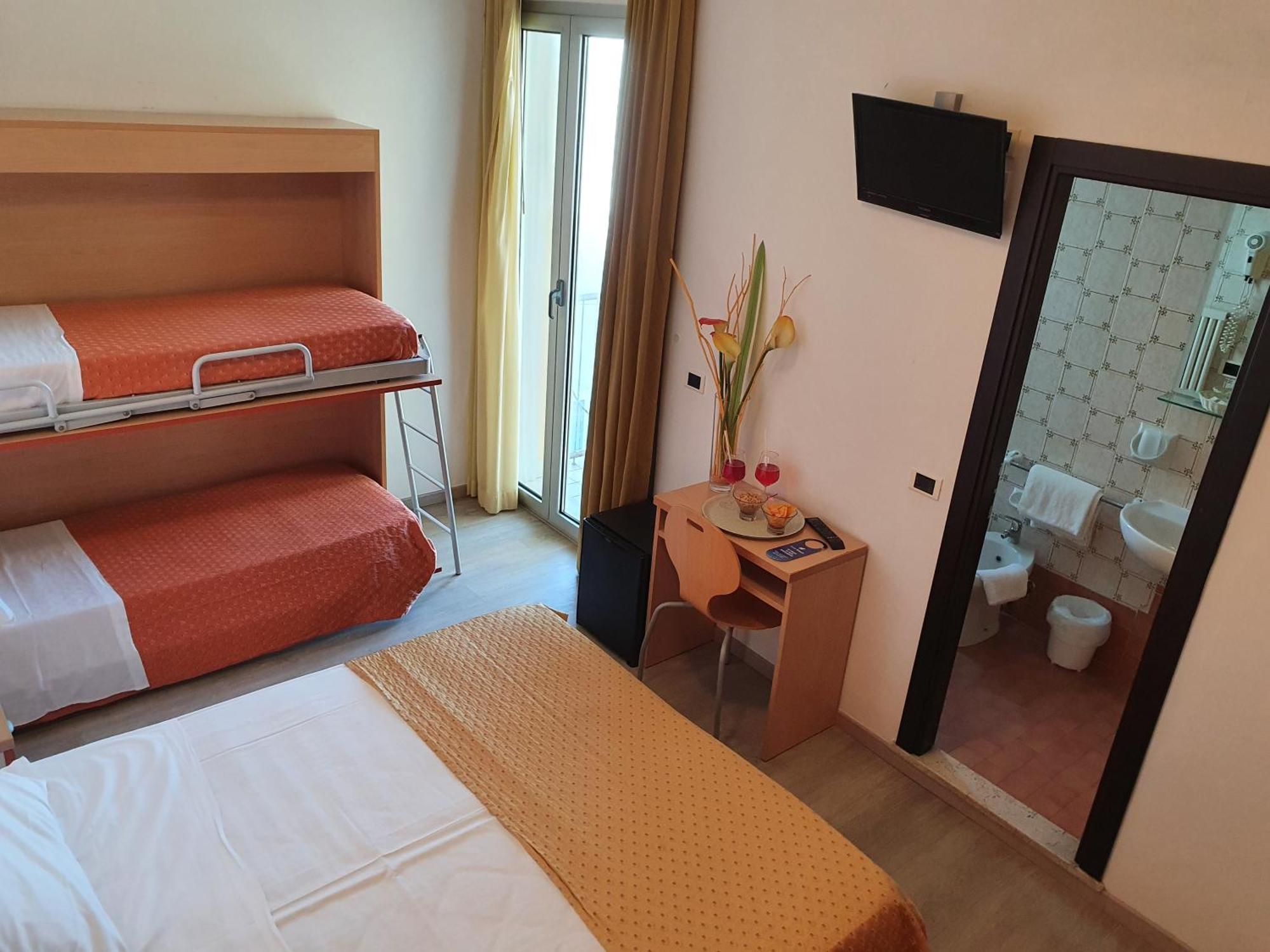 Standard Triple Room Sea View