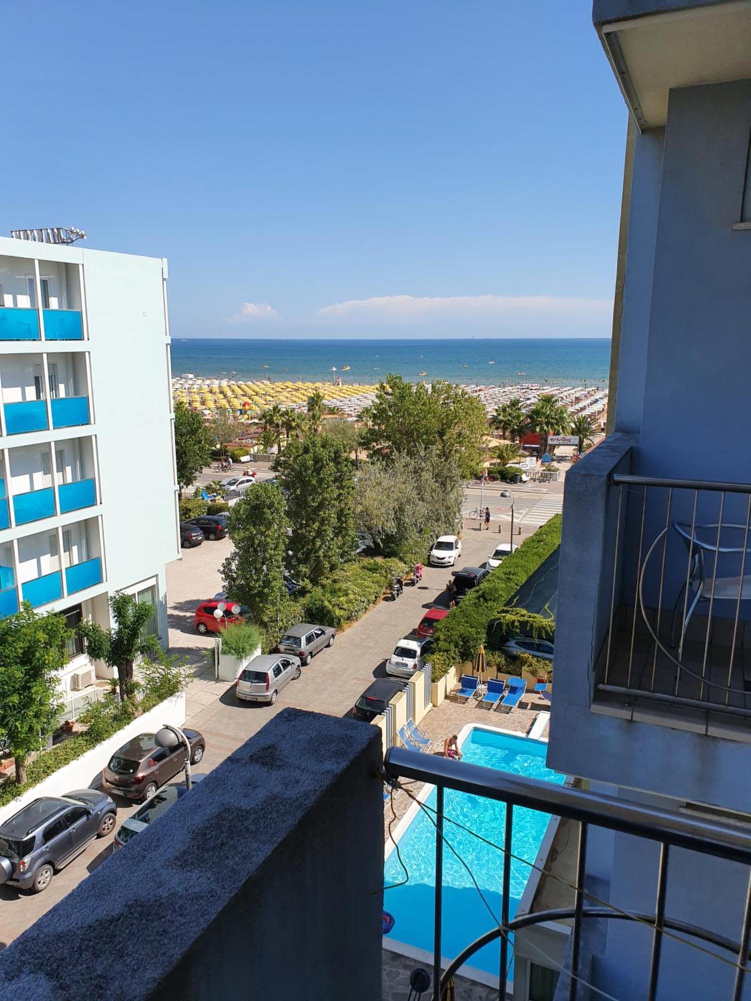 Double or Twin Room Side Sea View