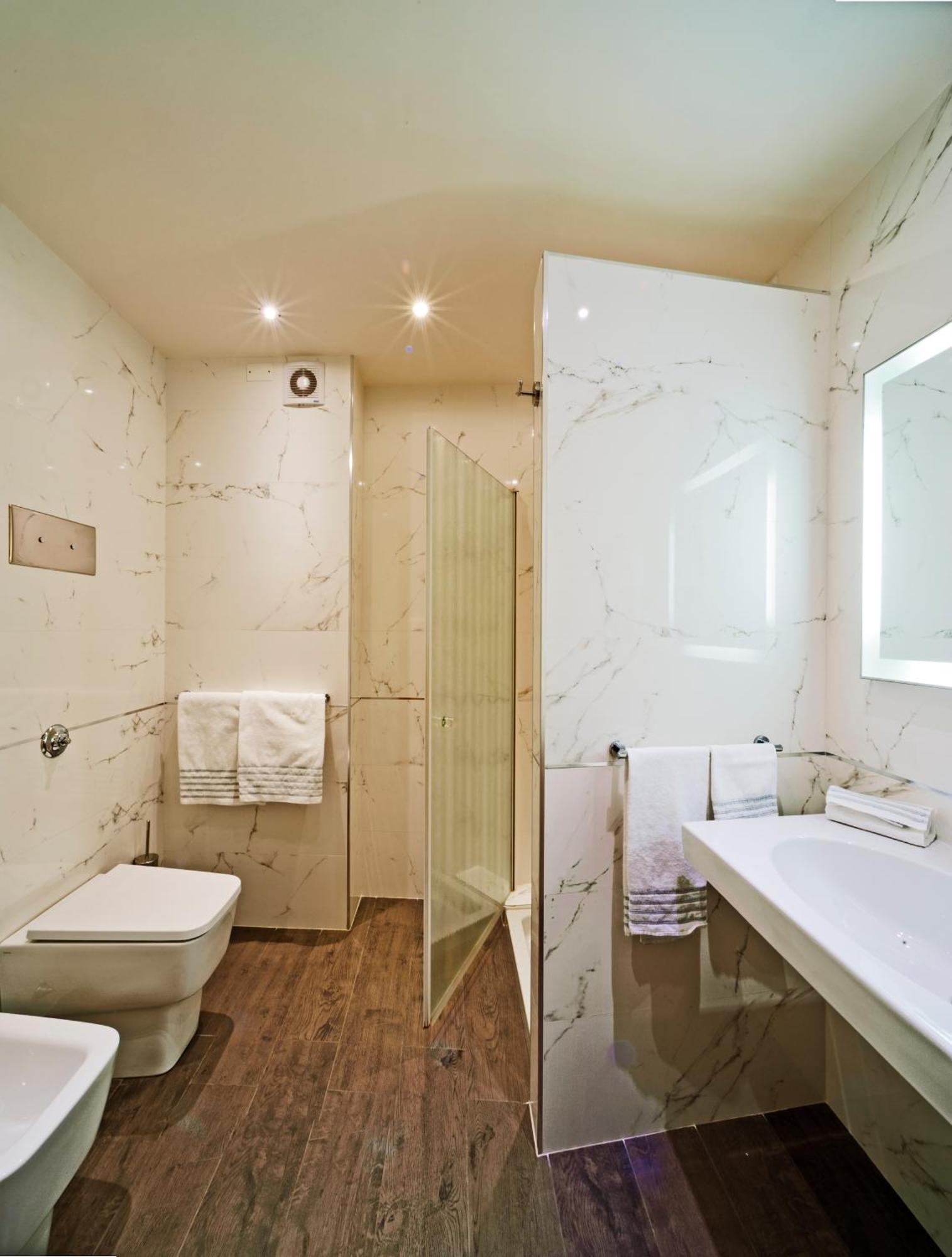 Triple Room,1216055974:JPEG