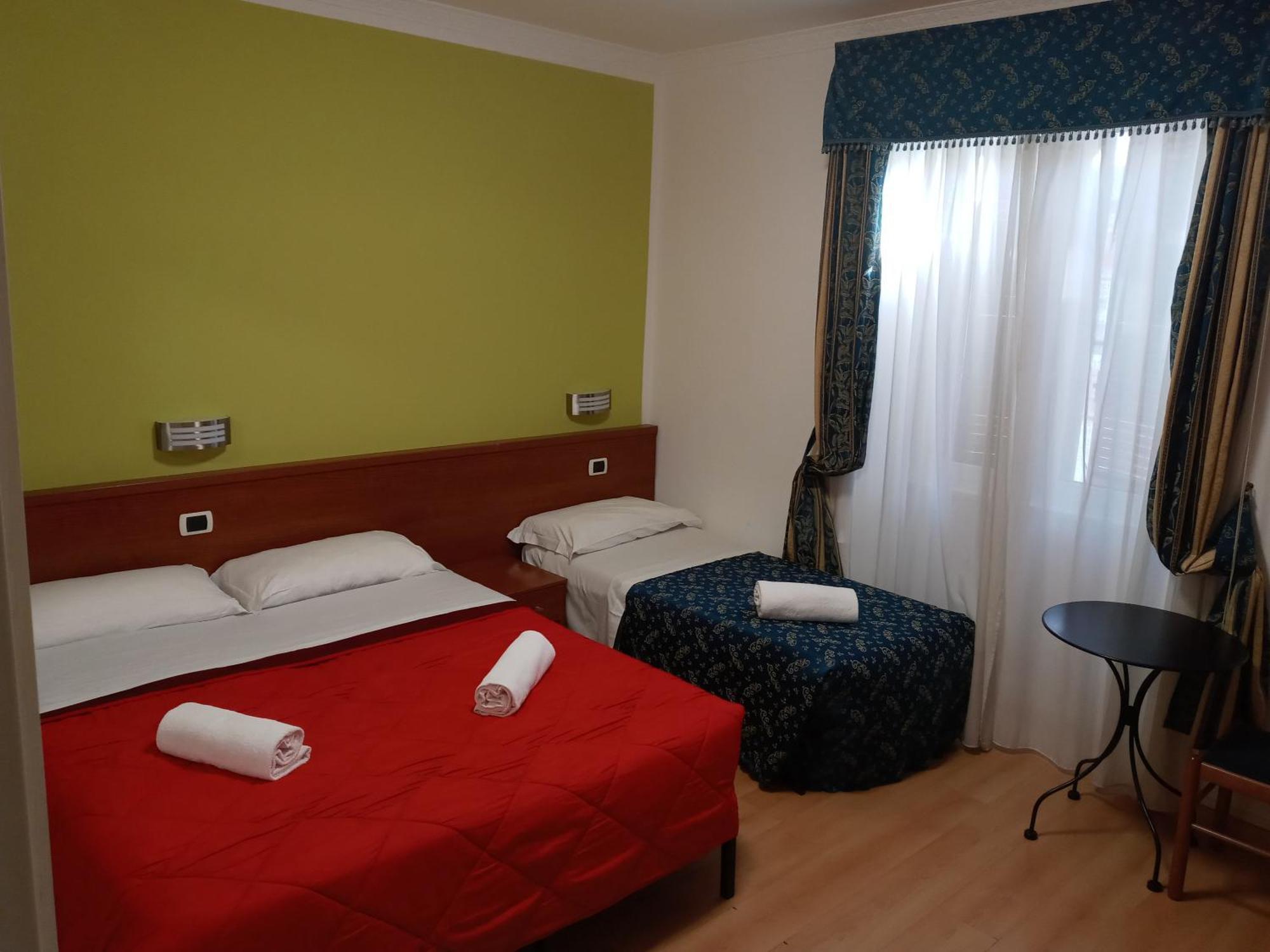 Basic Triple Room,1216071472:JPEG