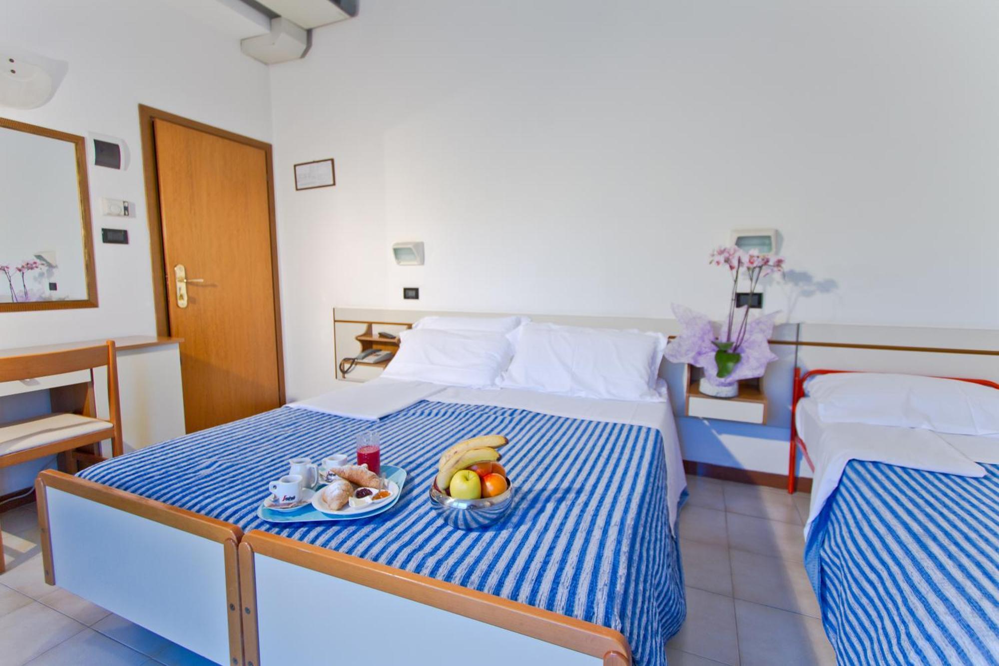 Economy Triple Room